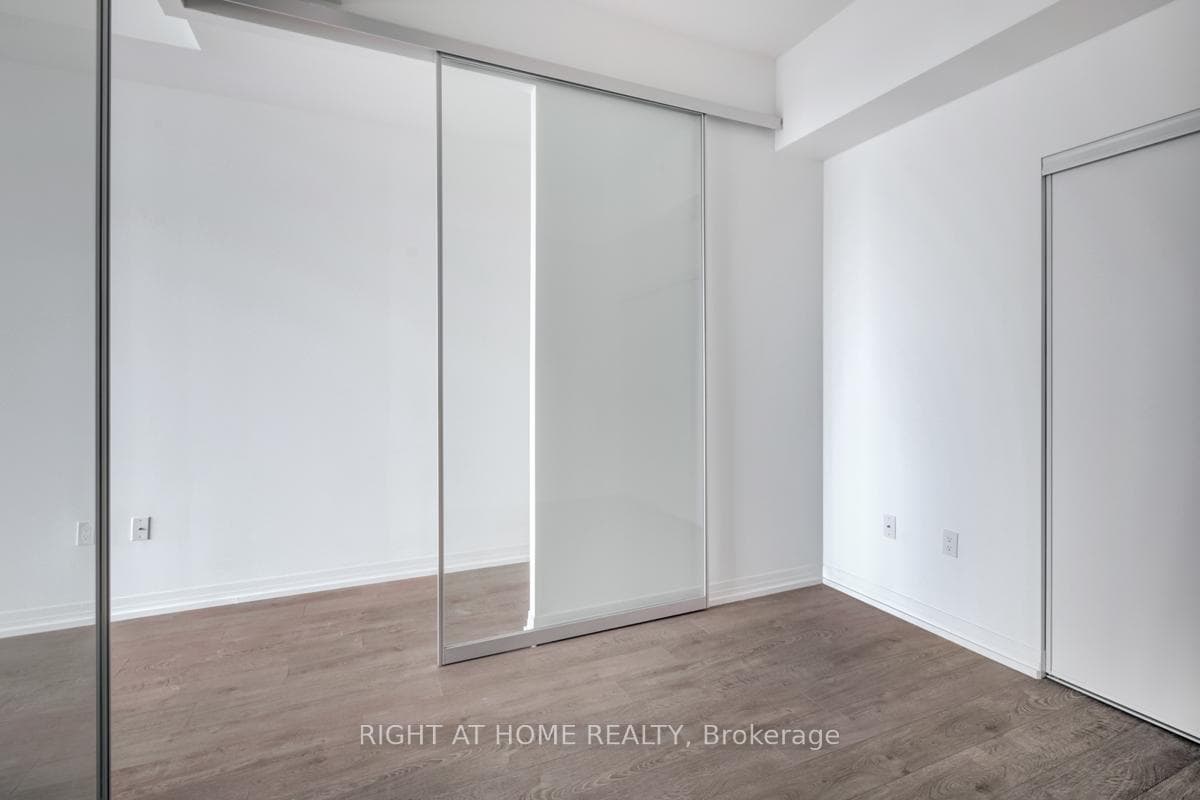 251 Jarvis Street Unit 1034 photo 9