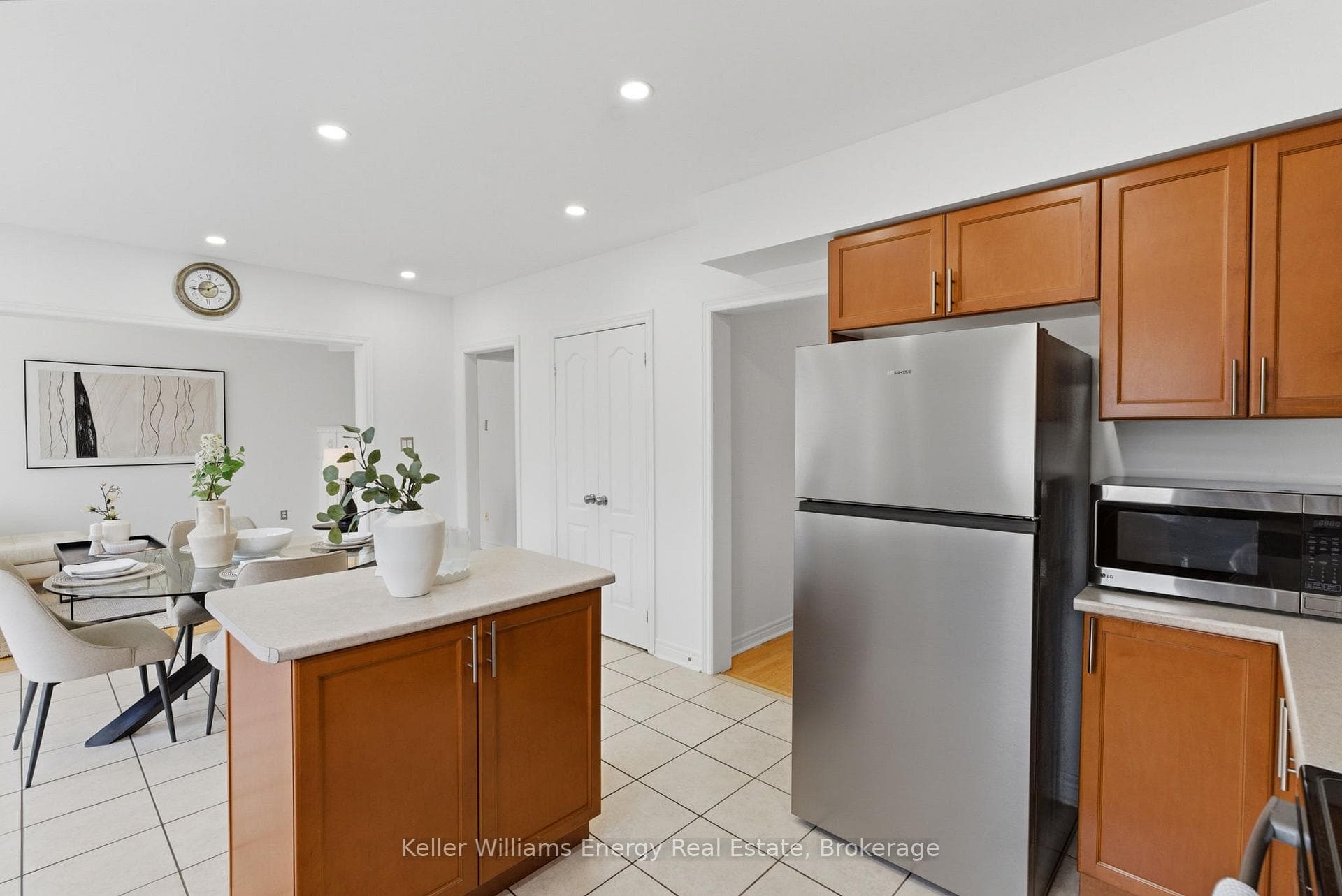 338 Dowson Loop photo 13