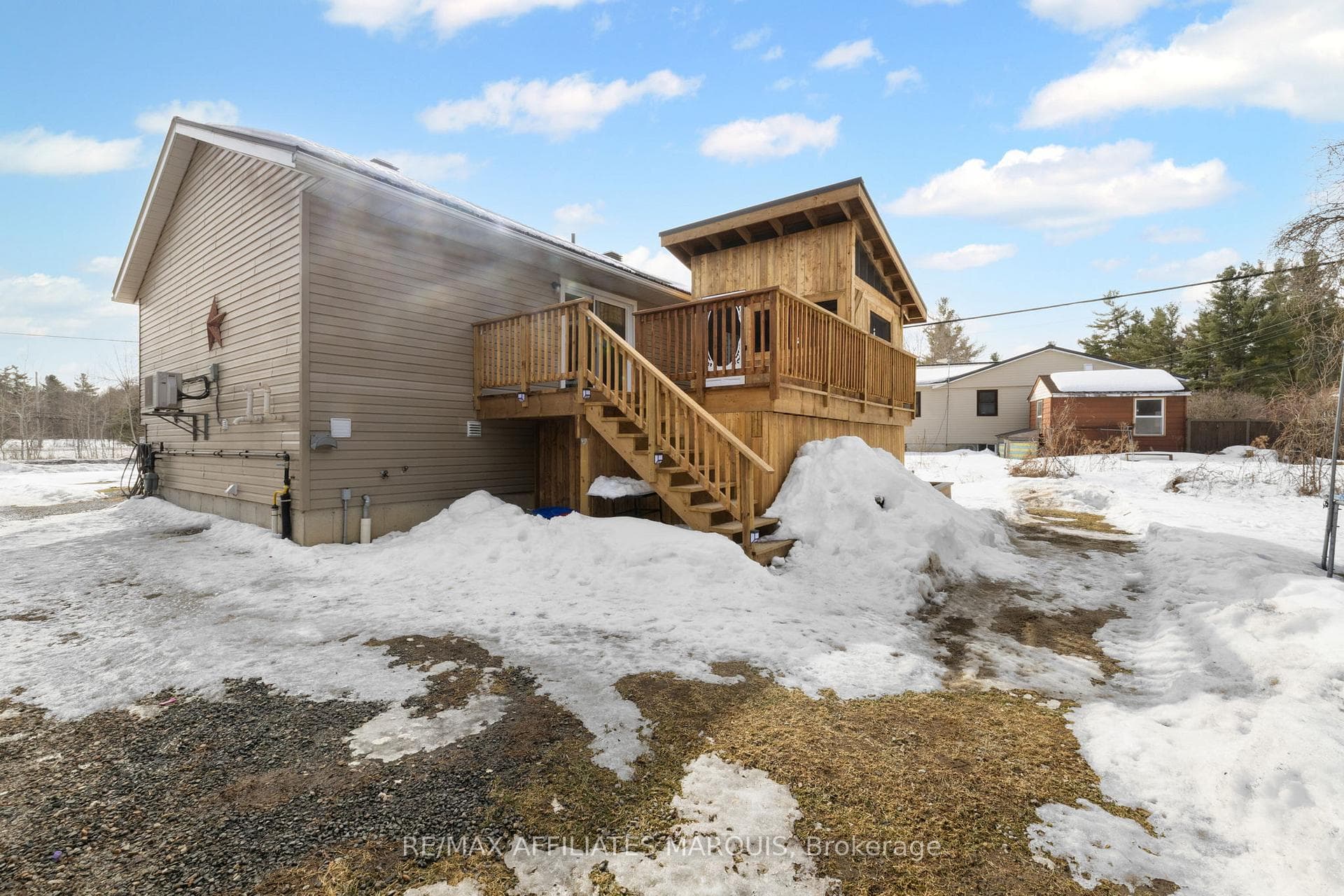 156 Duncan Street photo 35