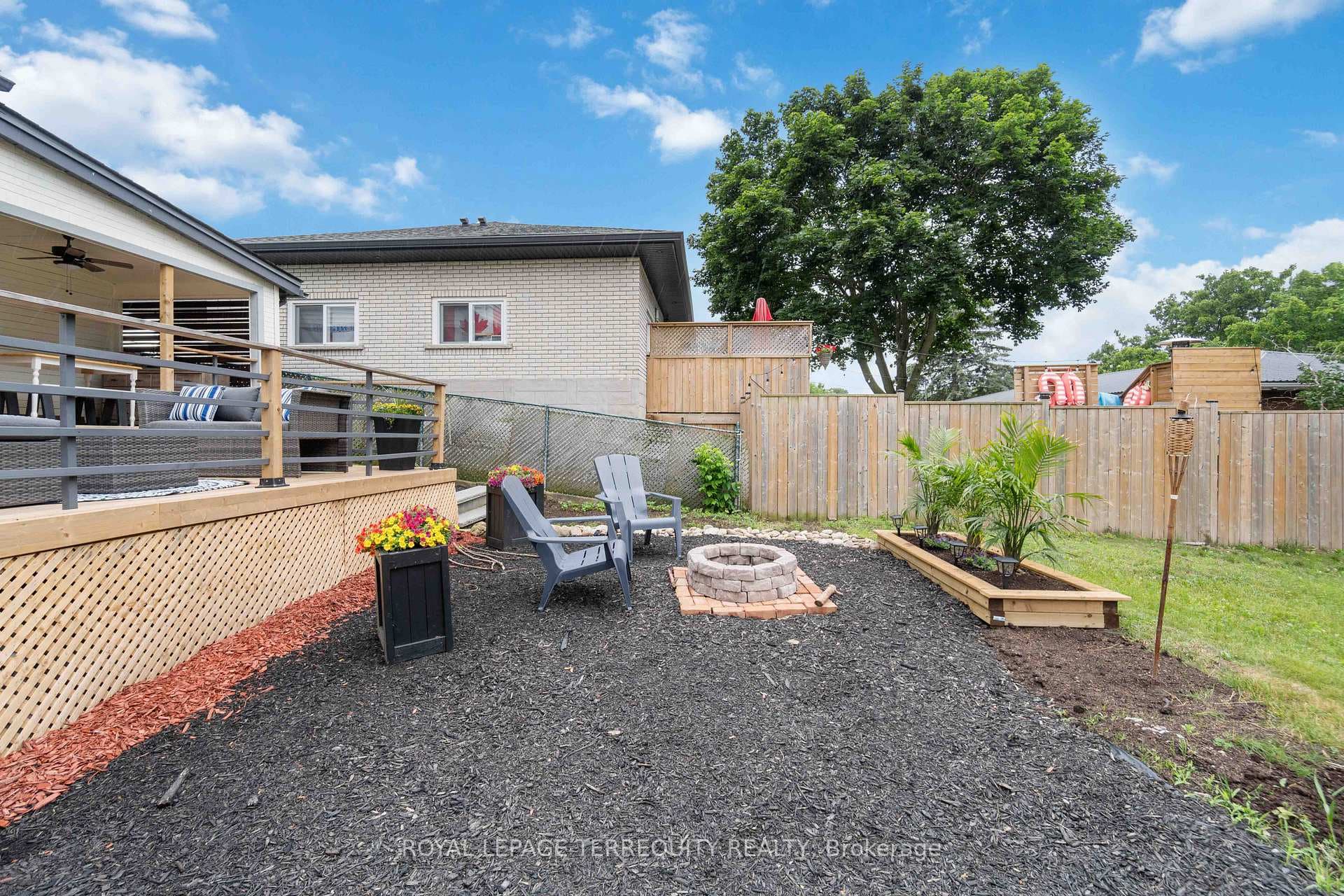 532 Eagle Street photo 35