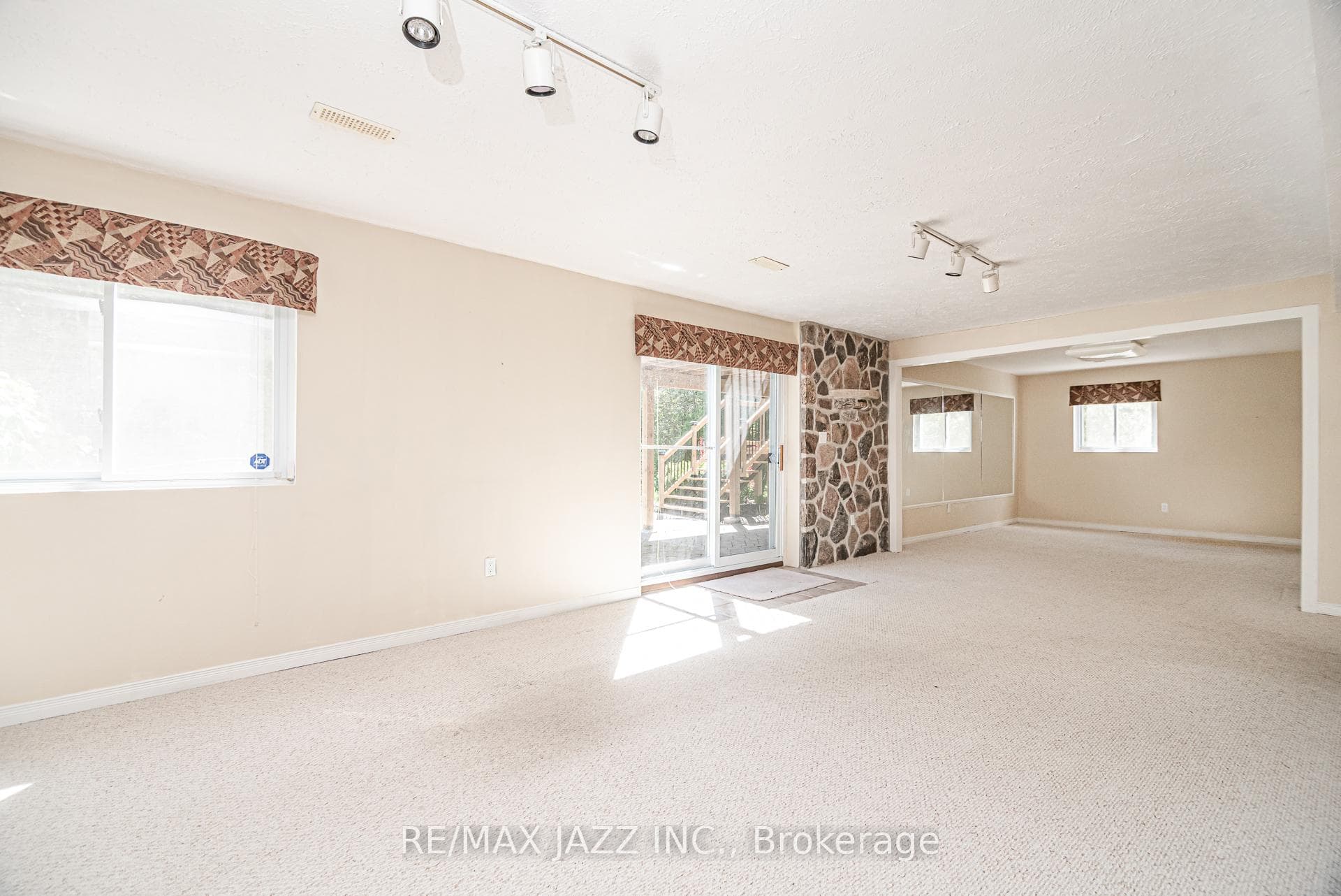92 Marica Avenue photo 17