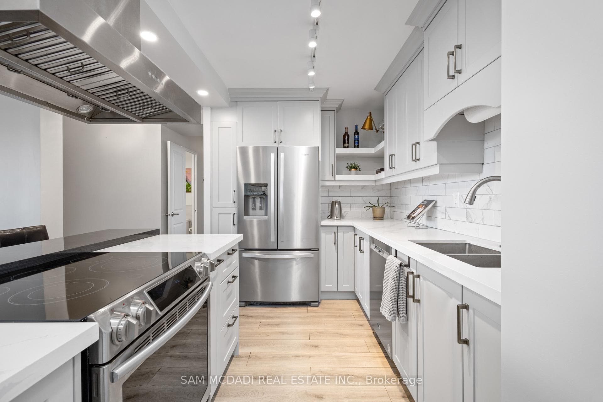 3100 Kirwin Avenue Unit 1606 photo 1
