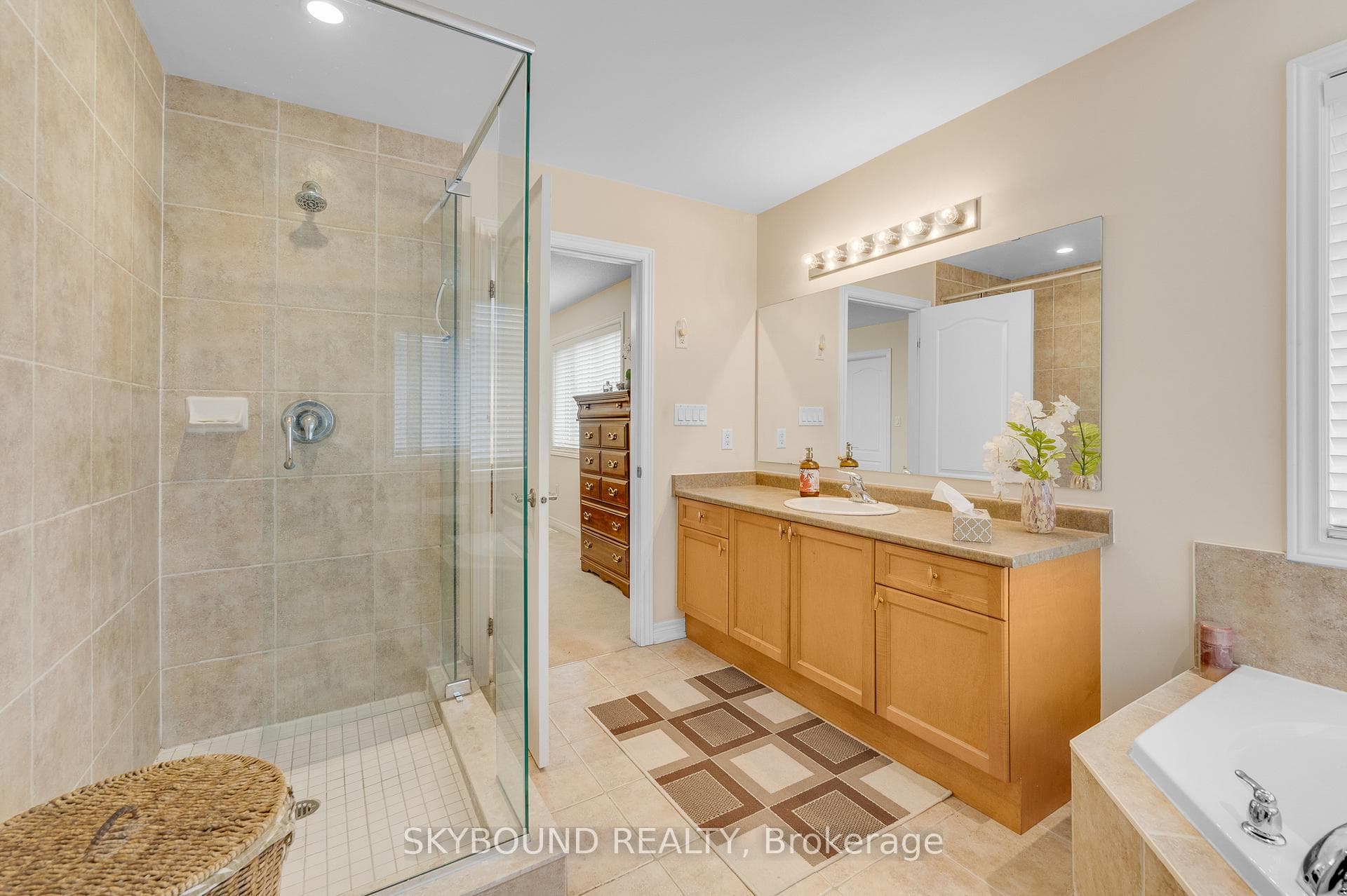 365 Valridge Drive photo 32