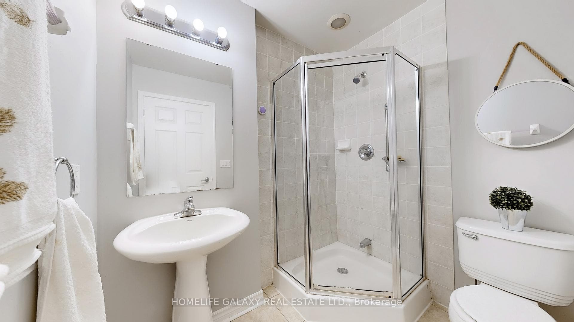 388 Prince Of Wales Drive Unit 901 photo 18