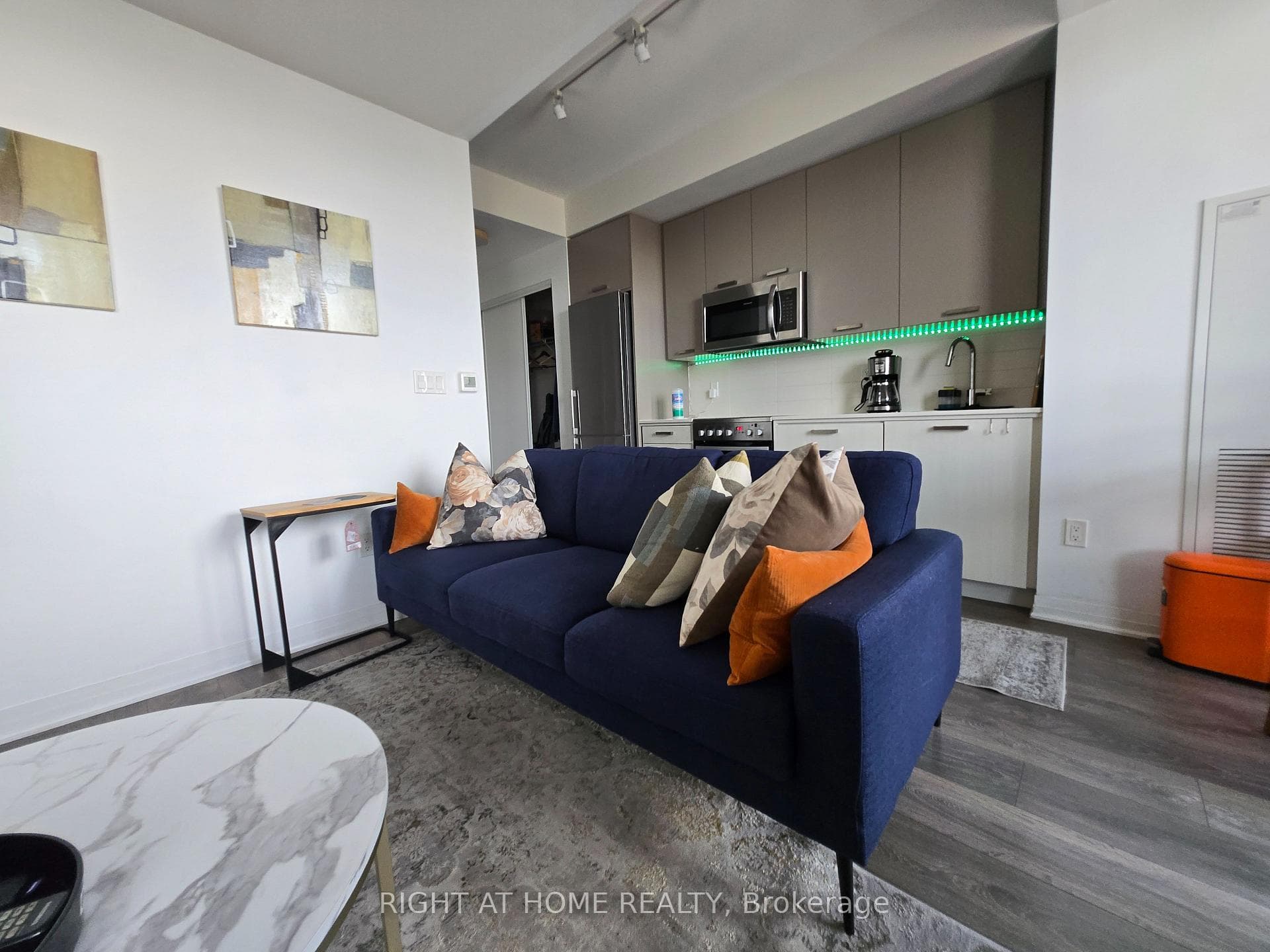2301 Danforth Avenue Unit 715 photo 5