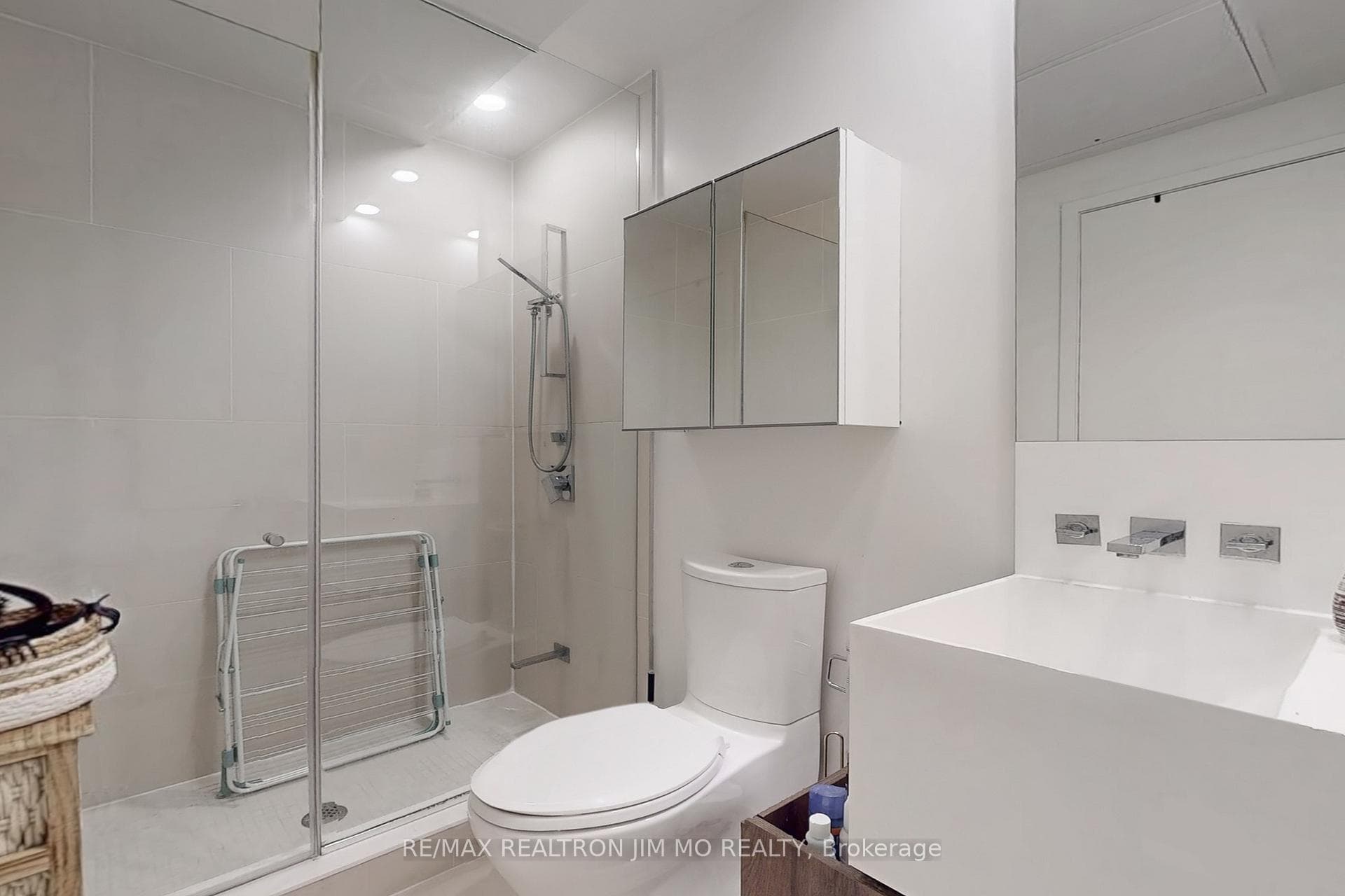 1 Bloor Street Unit 3401 photo 18