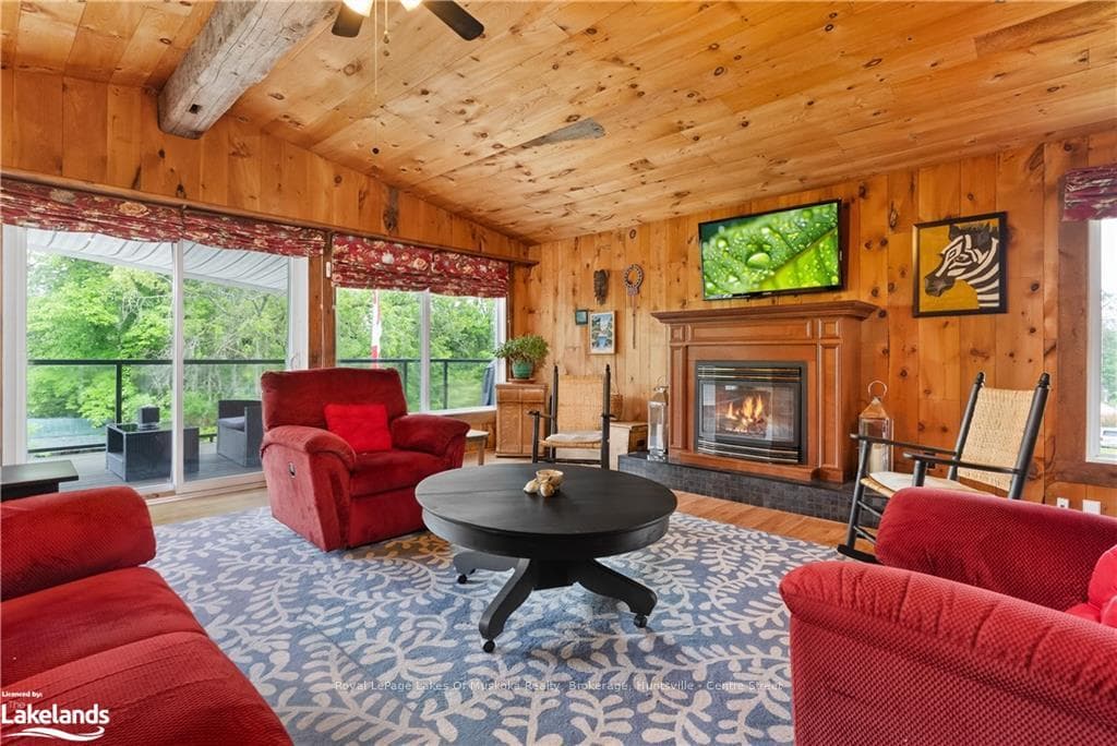 12 MAPLE Avenue photo 14