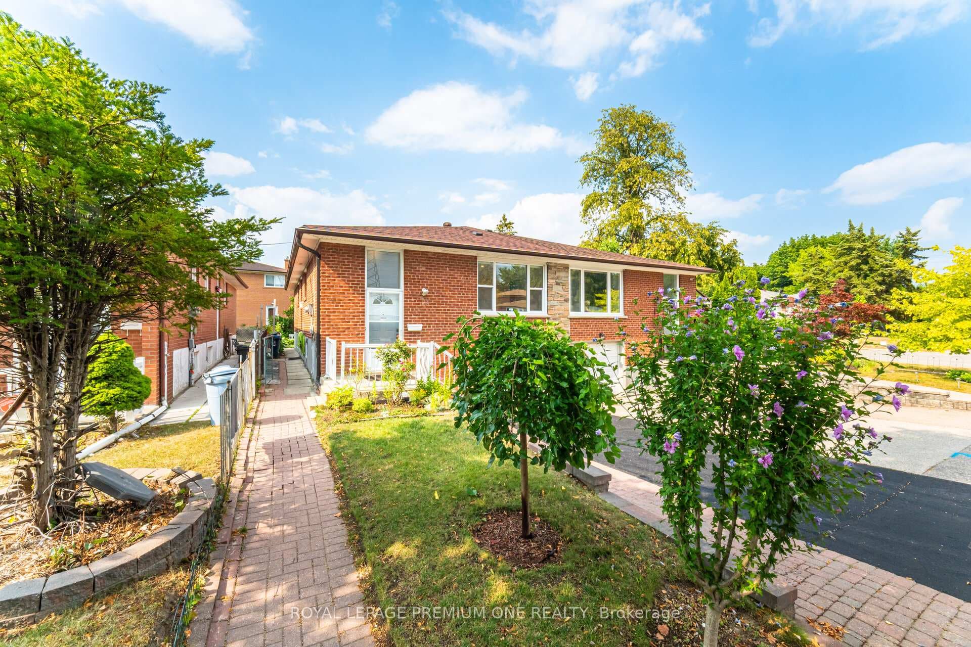 16 Reiber Crescent photo 6