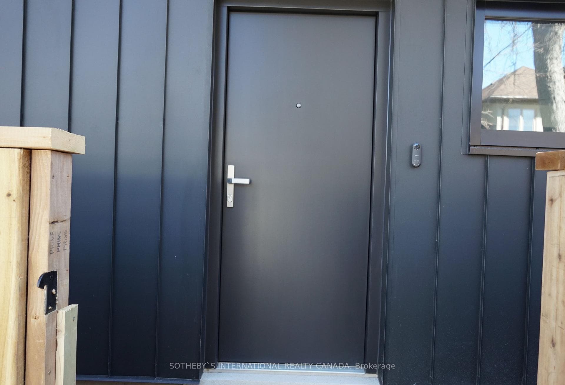 32 Woburn Avenue photo 4