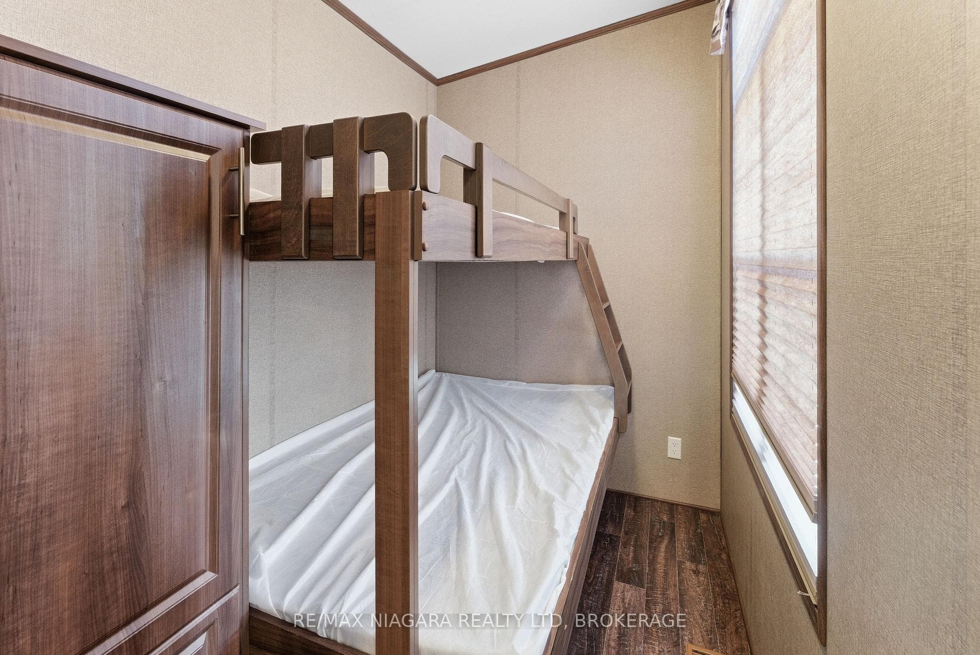 1501 Line 8 Road Unit 218 photo 24