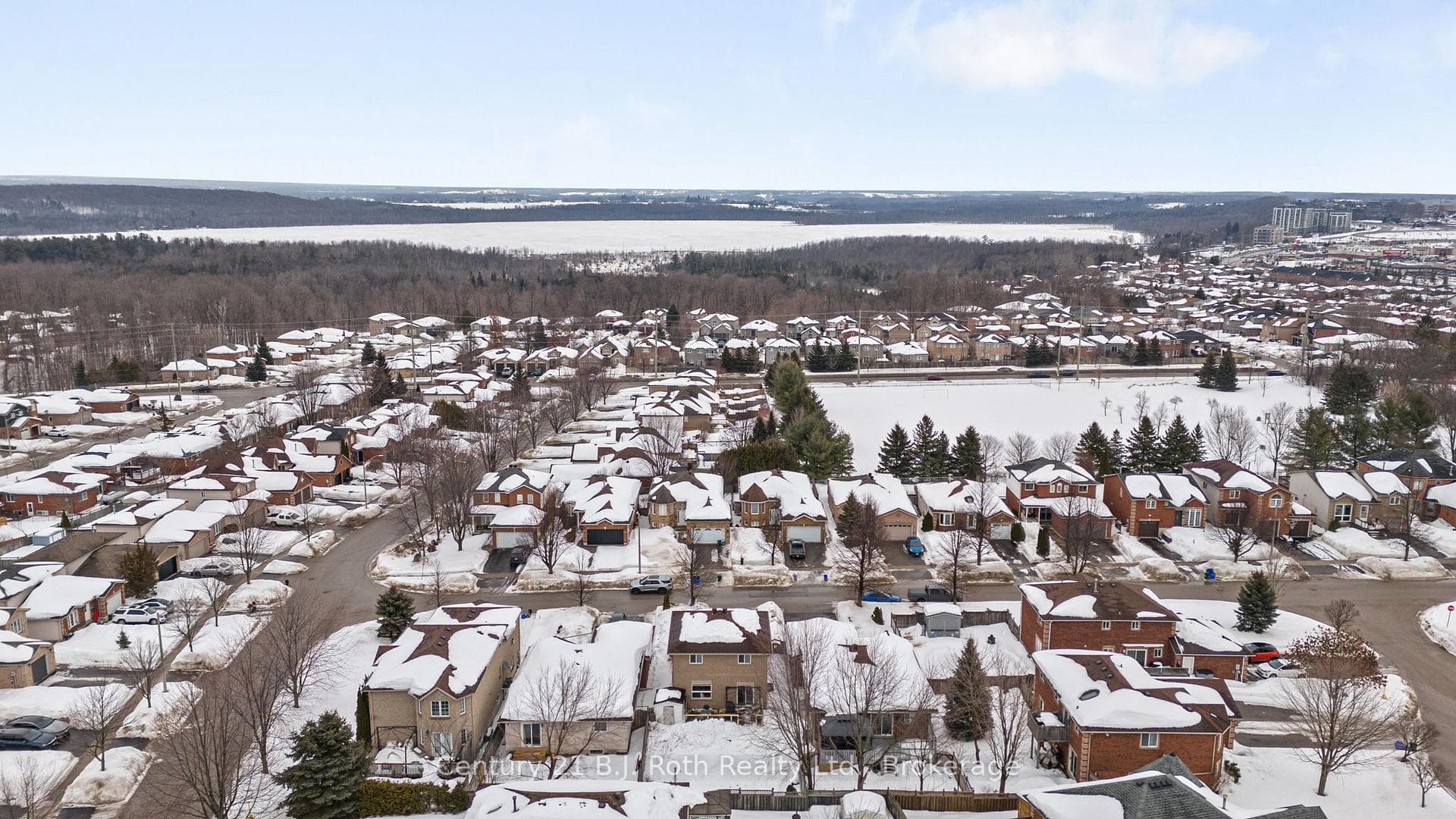 exceptional location close to RVH, Hwy 400 & Parks