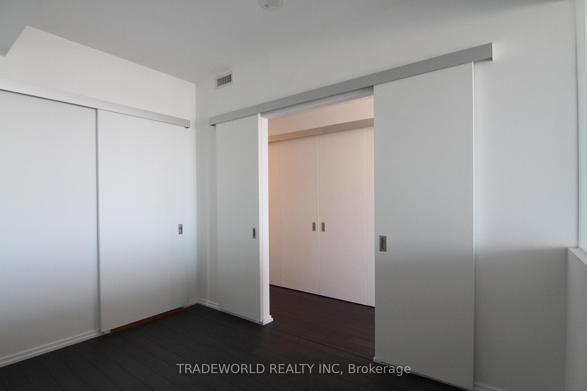 197 Yonge Street Unit 4111 photo 13