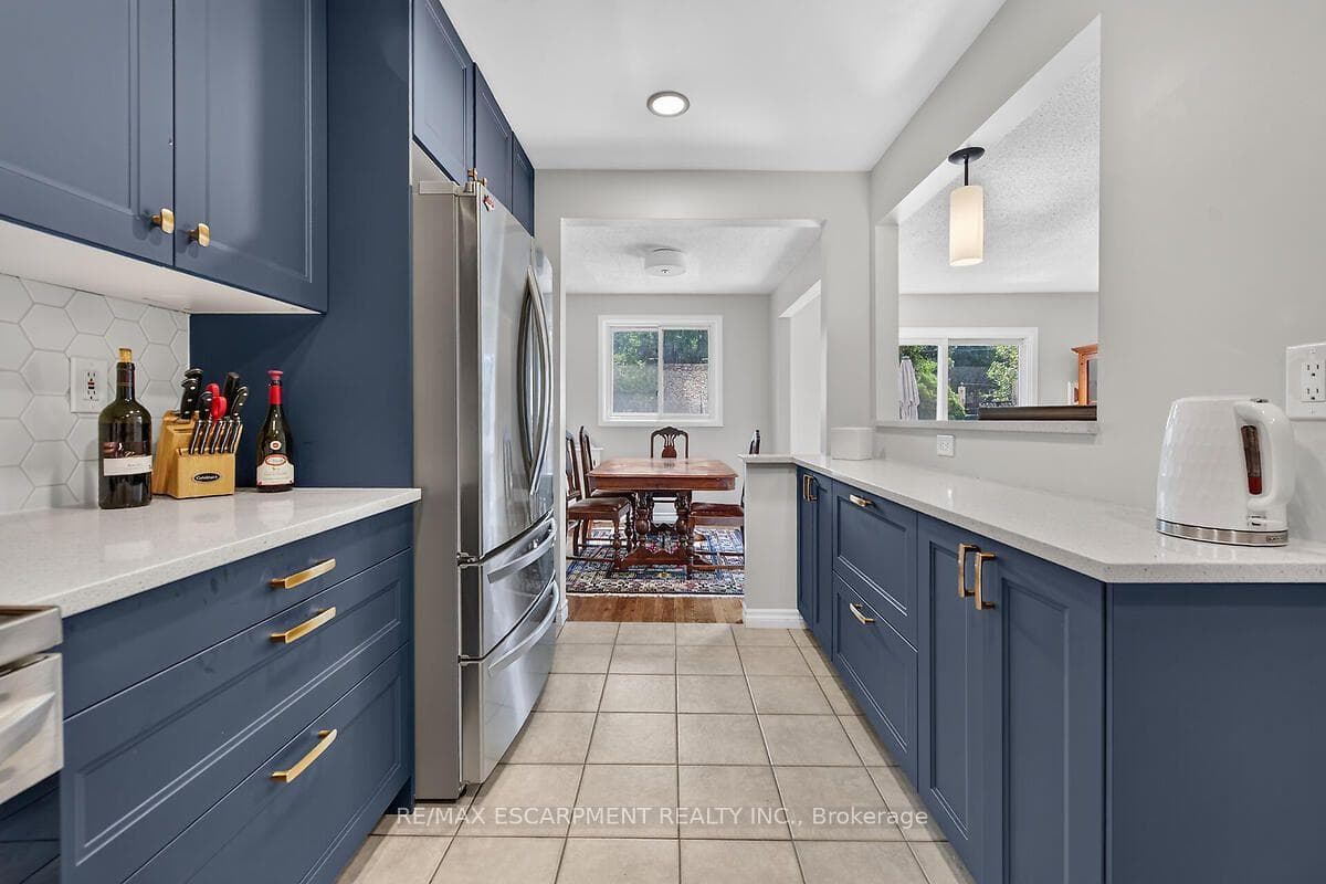 300 REXFORD Drive Unit 24 photo 13