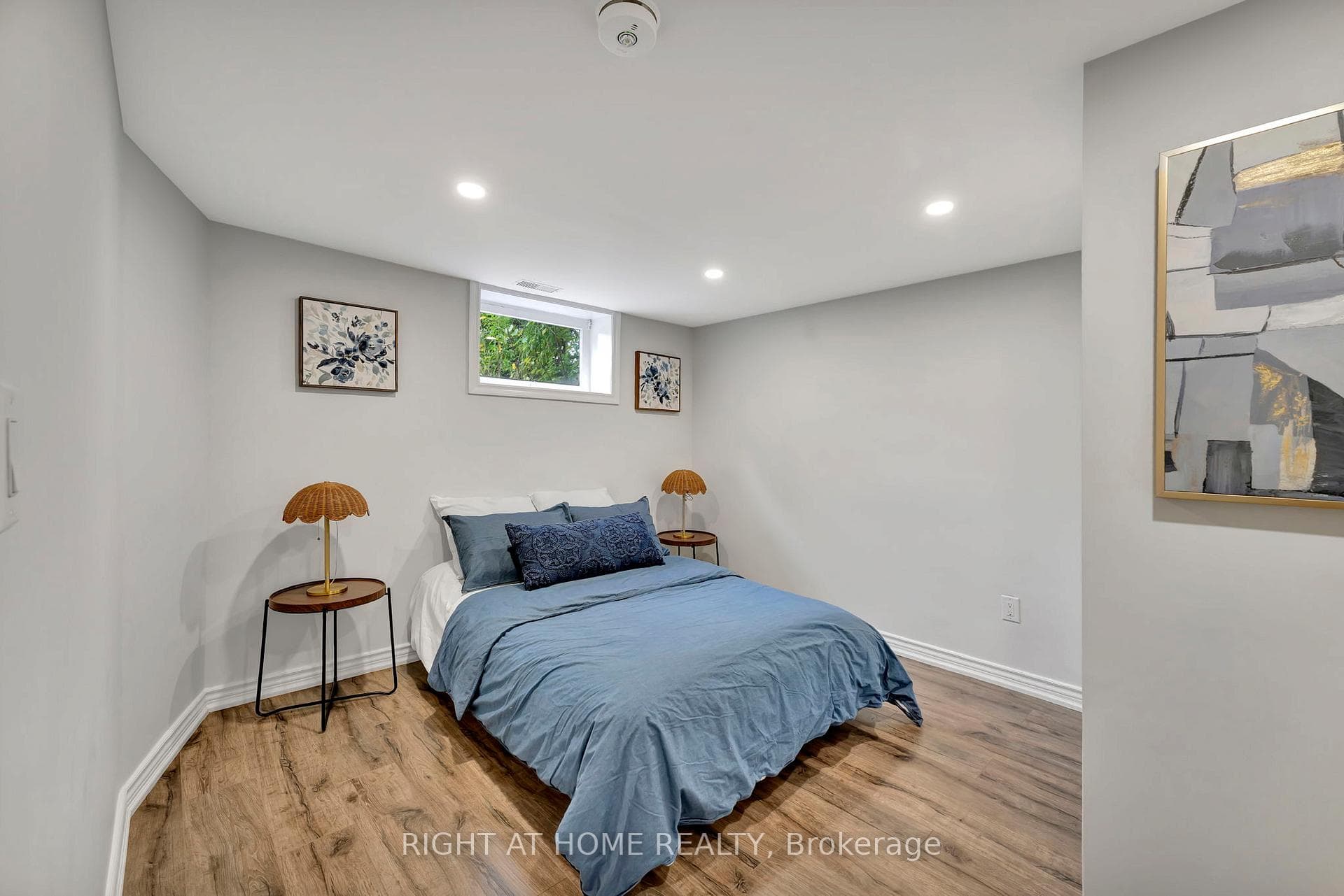 82 Warren Avenue photo 31