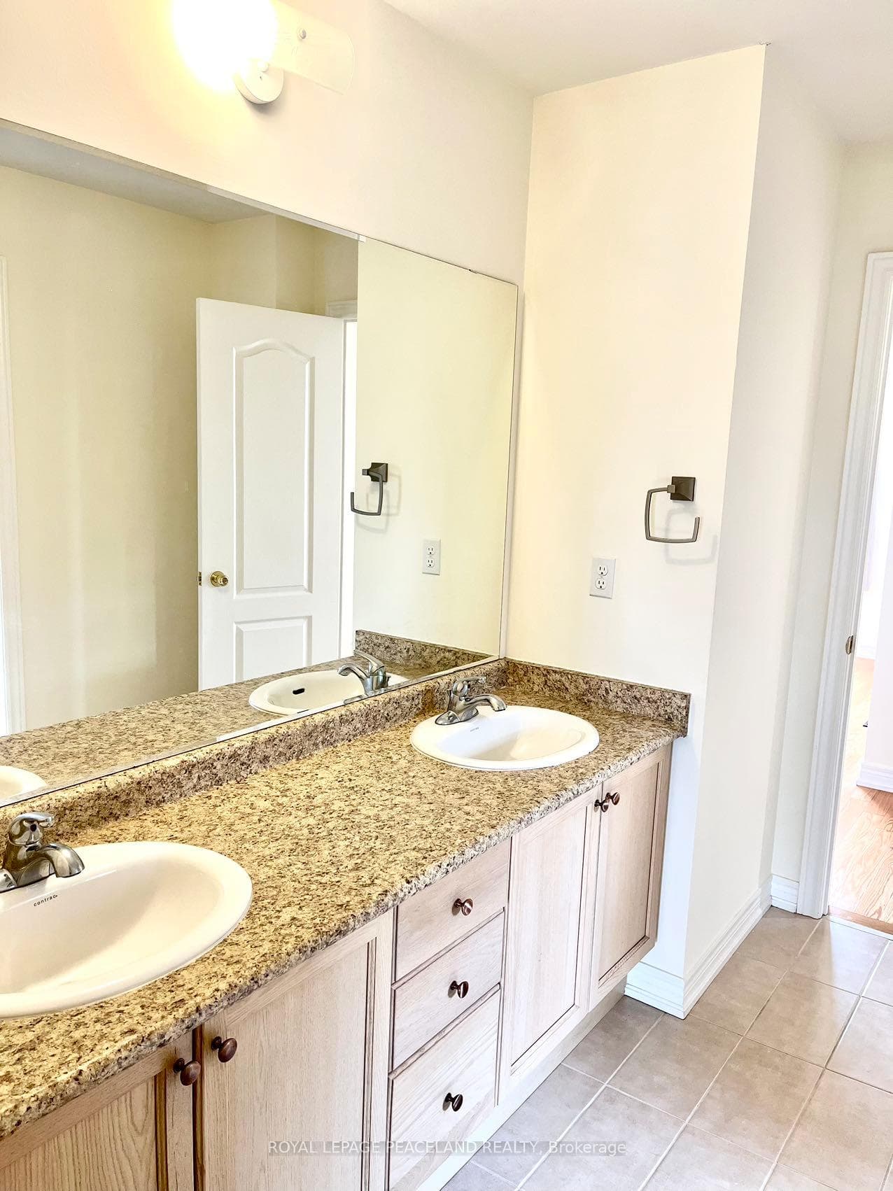 1300 Mccron Crescent photo 21