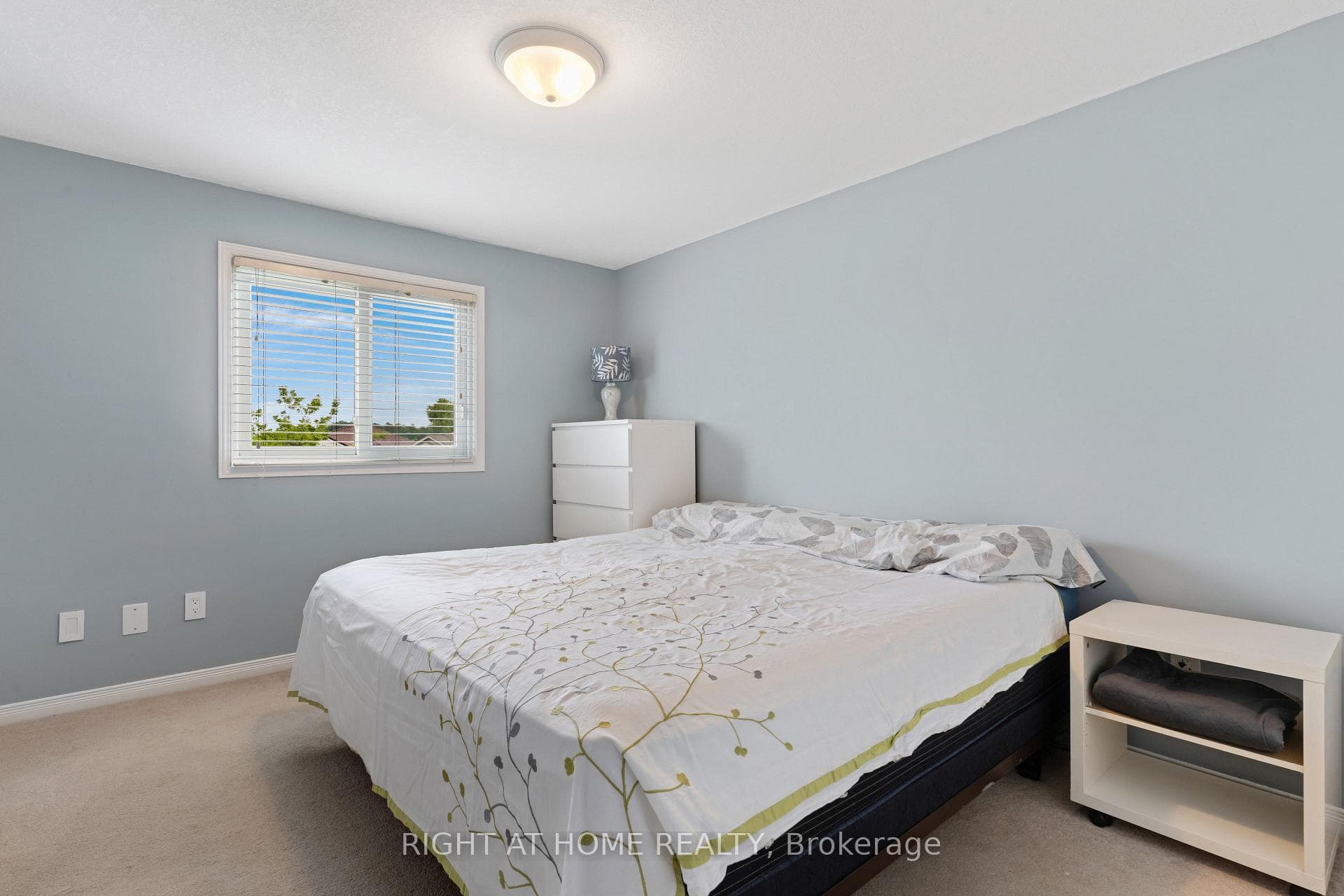 302 Oprington Place photo 28