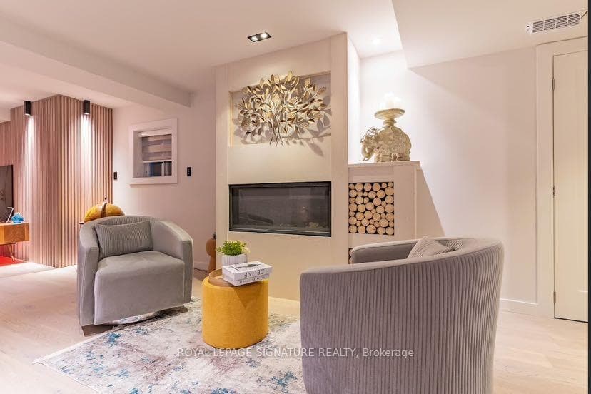 245 Bayview Avenue photo 4