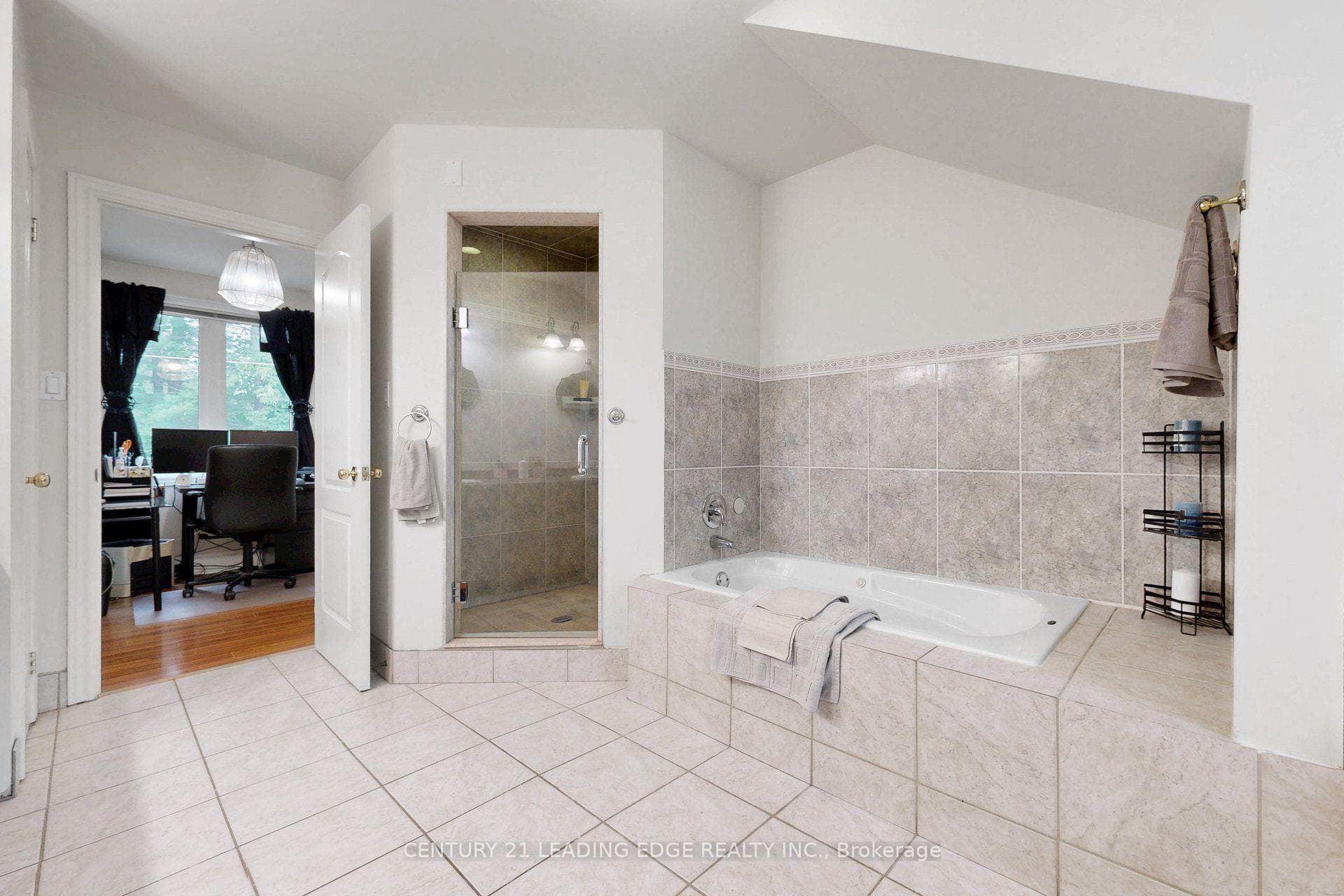 72 Bolsover Road photo 31
