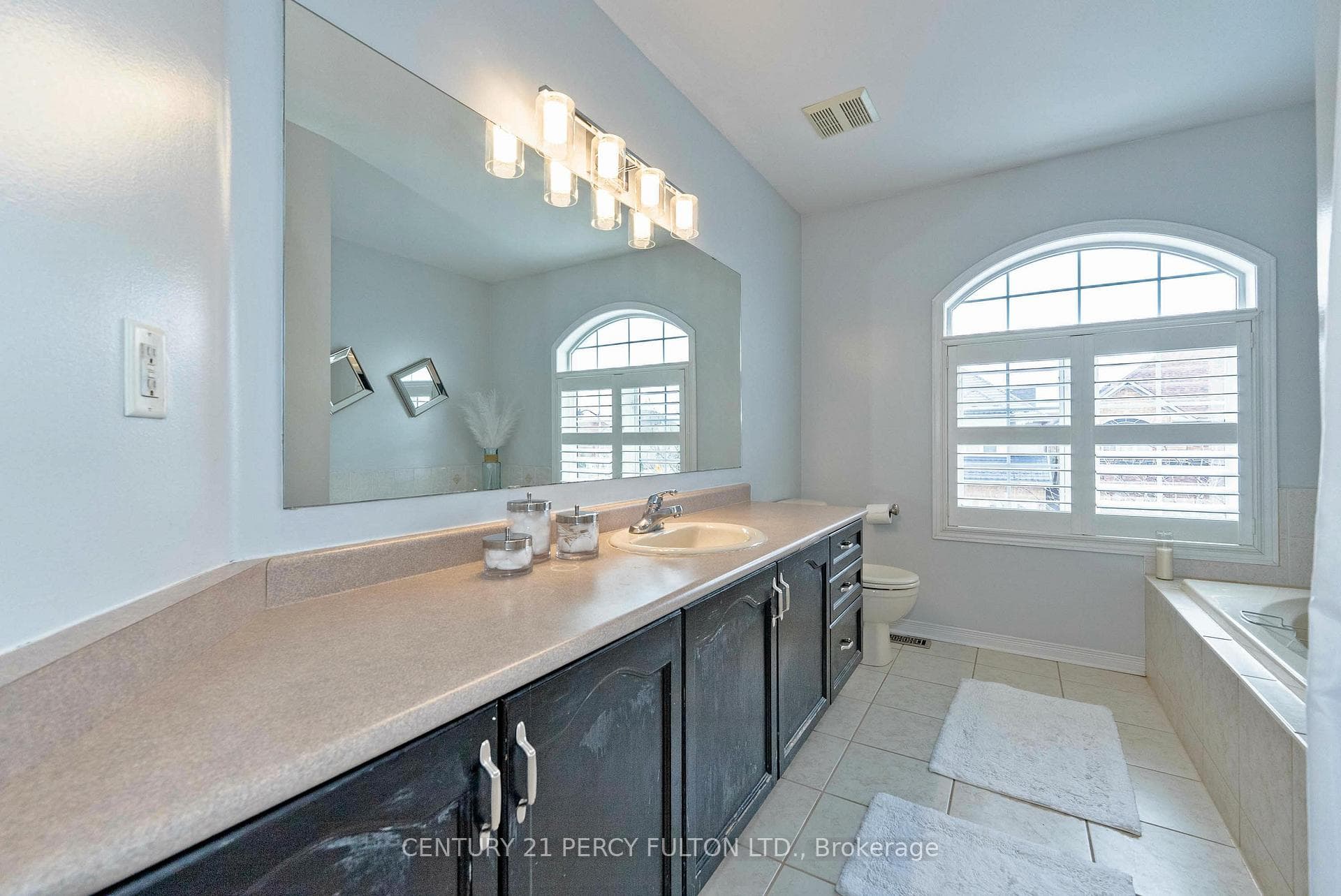 4 Gristone Crescent photo 18