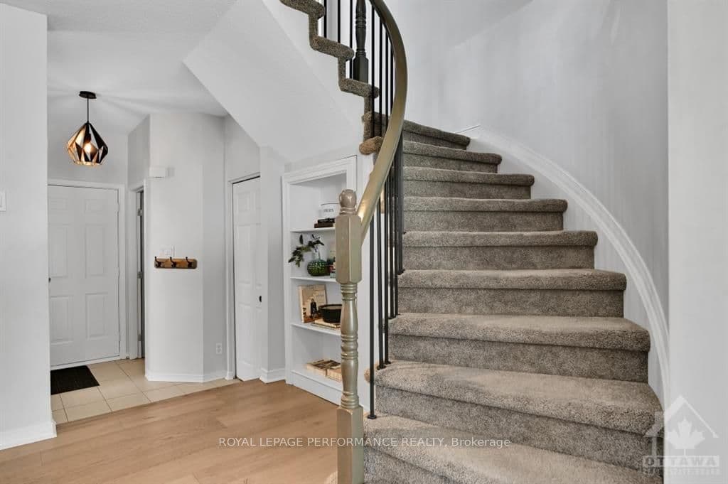 126 KINCARDINE Drive photo 13