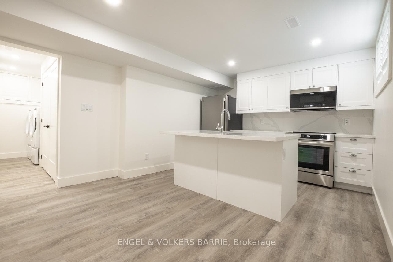 13 Earls Court Unit LOWER photo 4