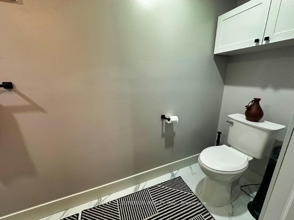 151 Essex Court photo 39