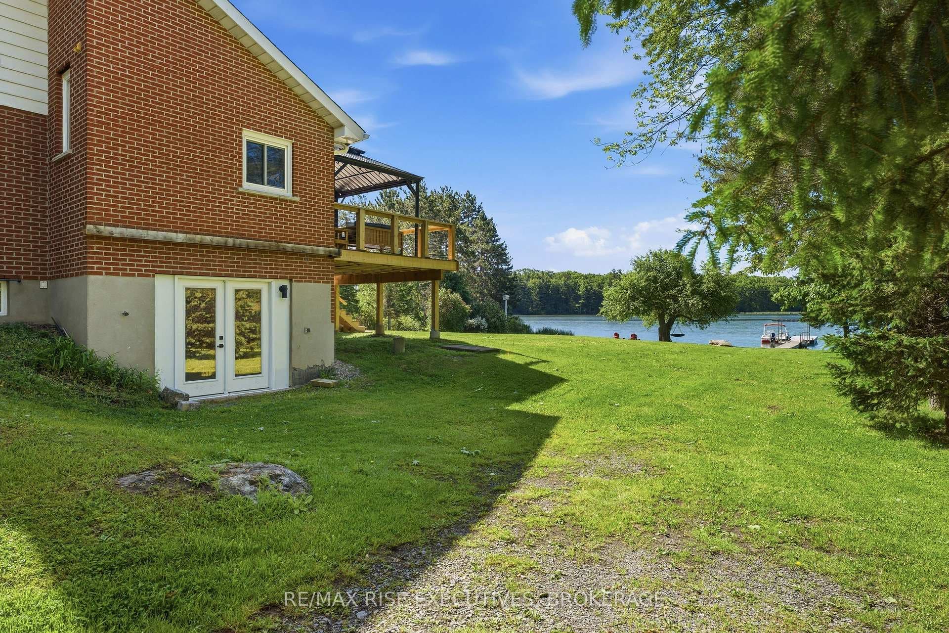 1520 Shore Road photo 35