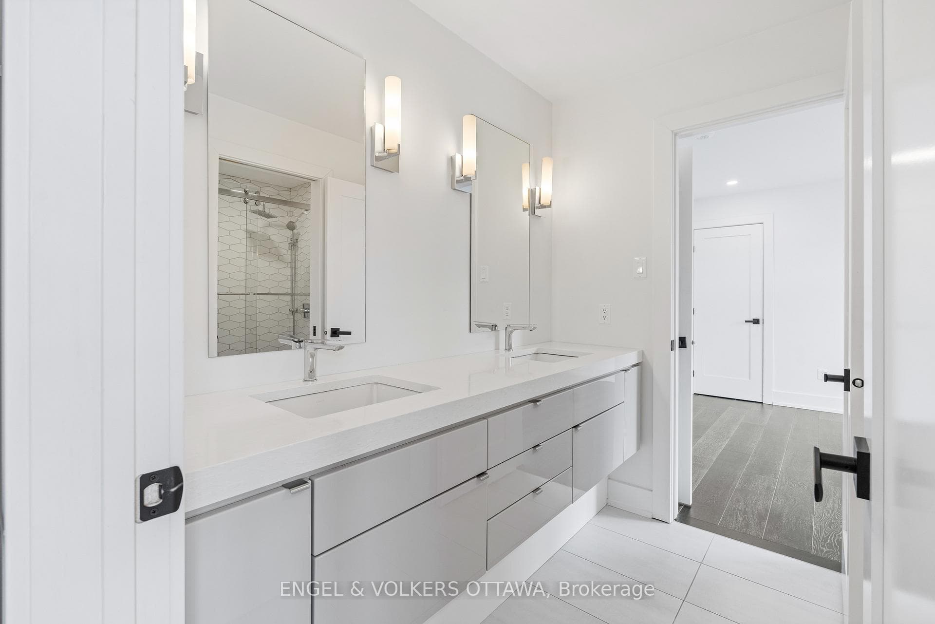 2154 Rice Avenue photo 16
