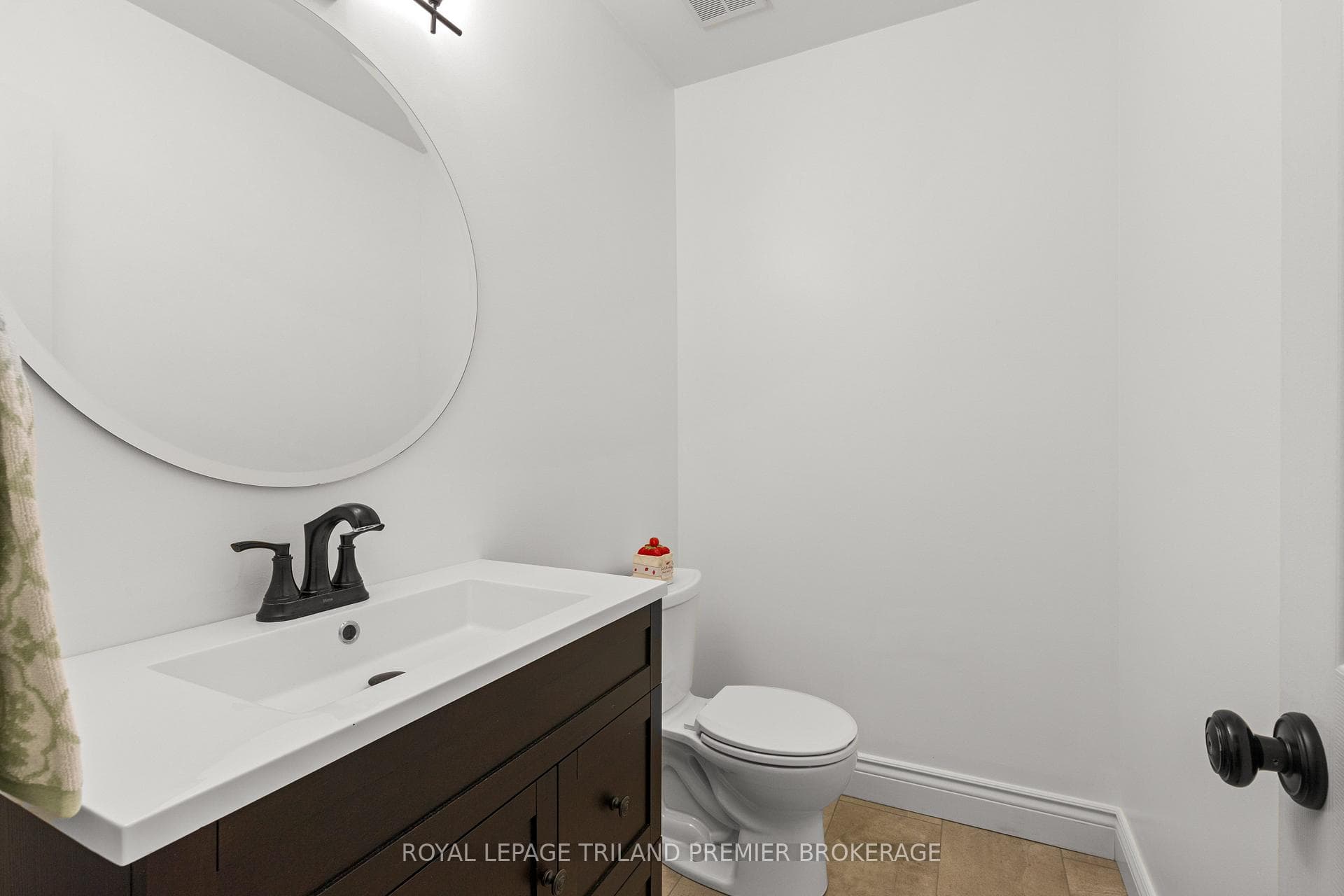 95 Gerald Crescent photo 17
