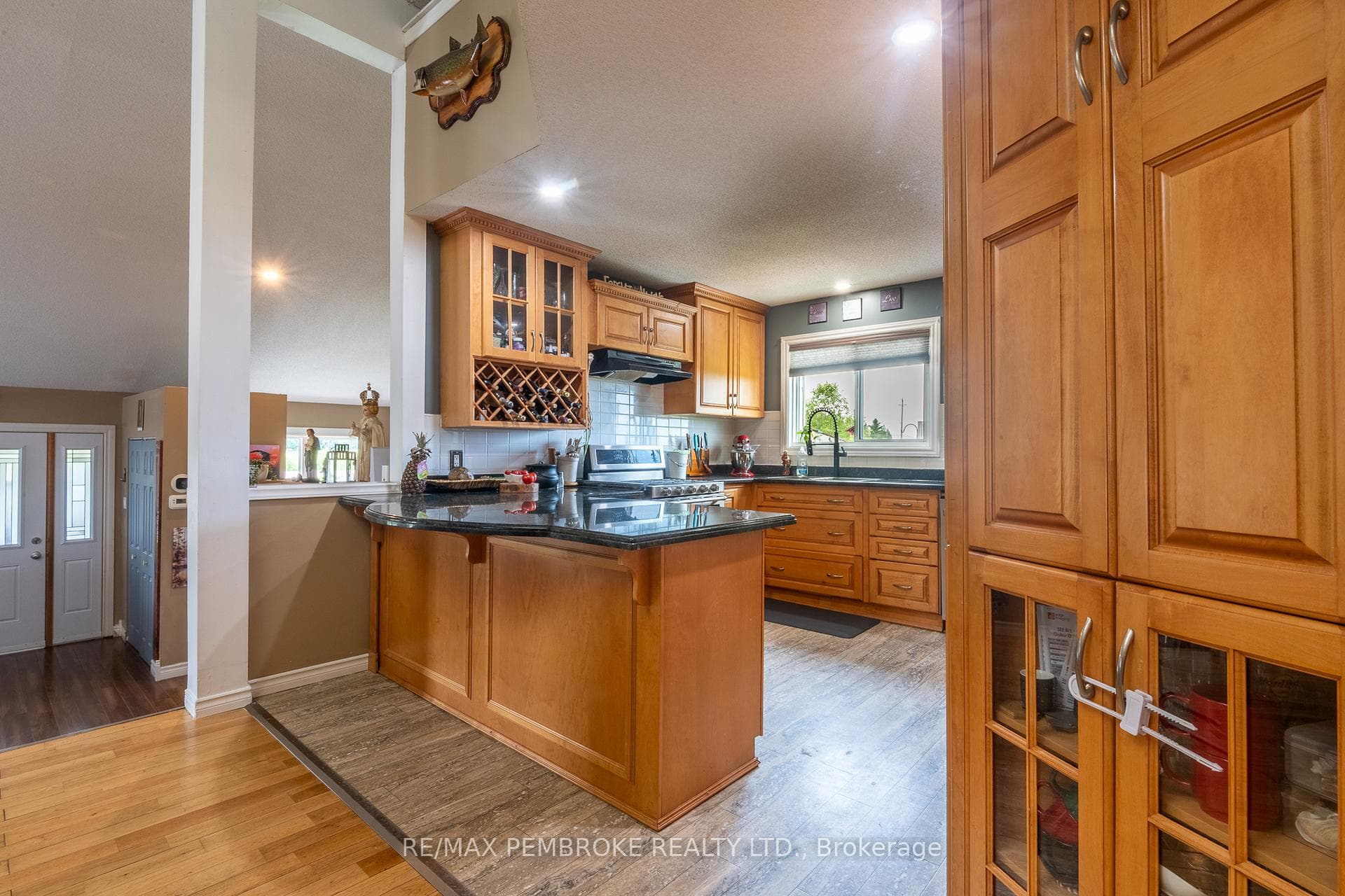 1890 Queensline Road photo 14