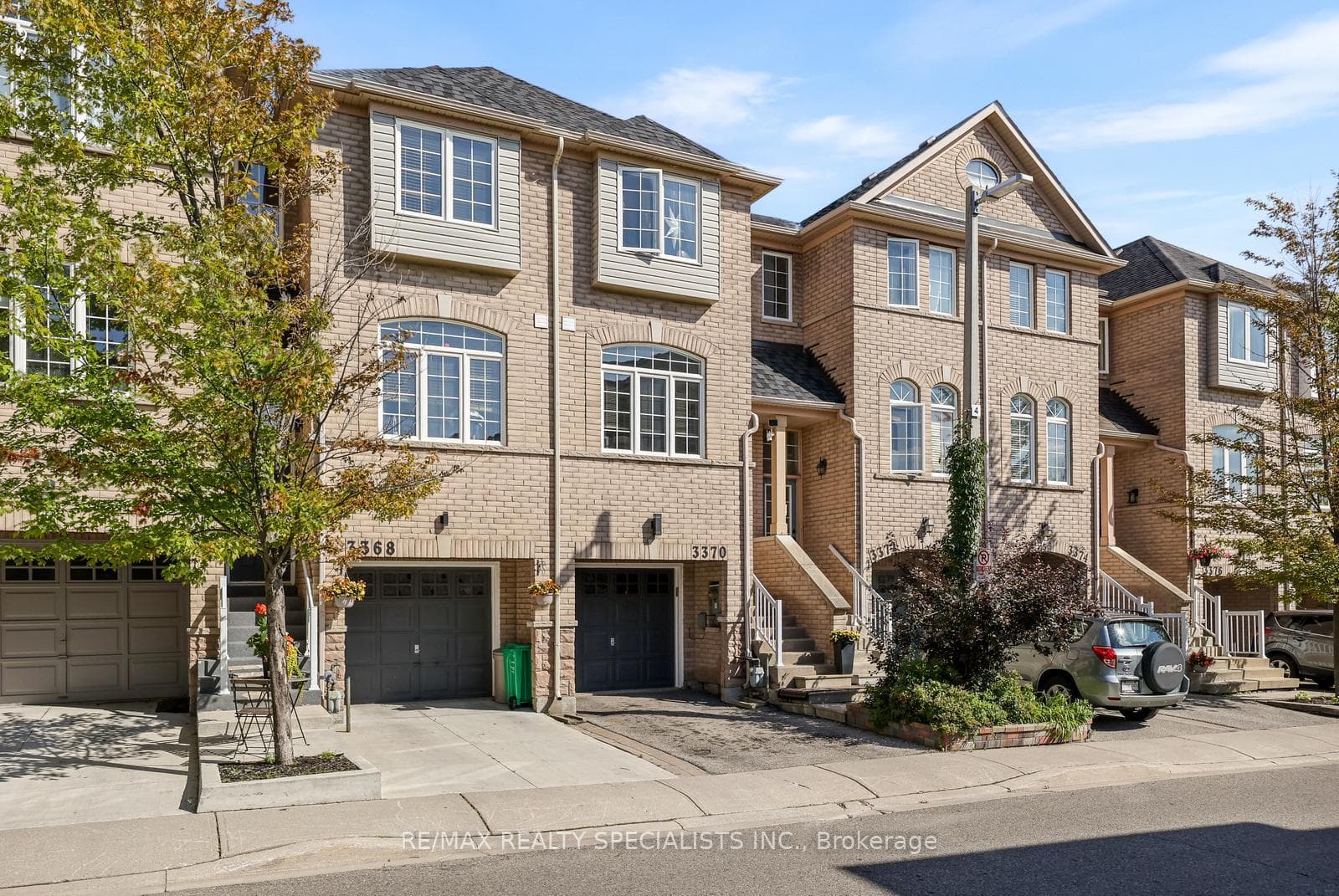3370 Redpath Circle photo 1