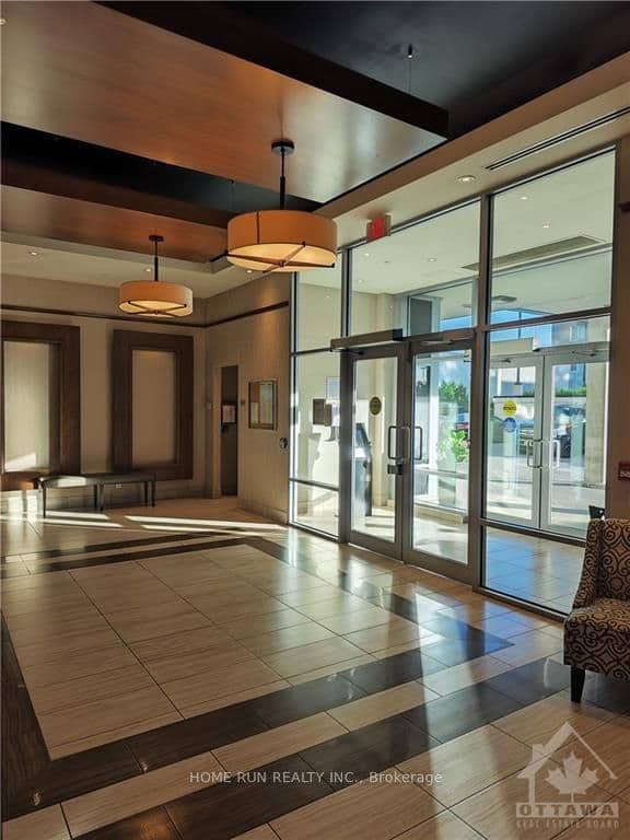 330 TITAN Unit 1210 photo 2