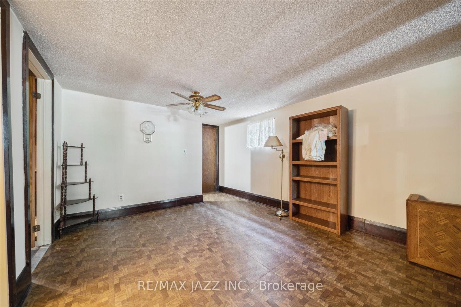 438 Dianne Drive photo 25