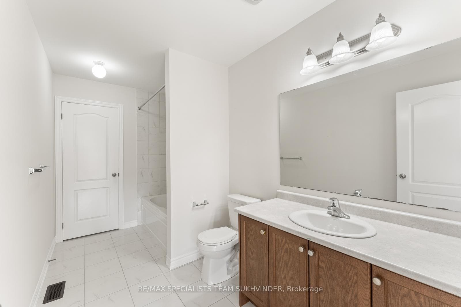 95 Bonnieglen Farm Boulevard photo 27