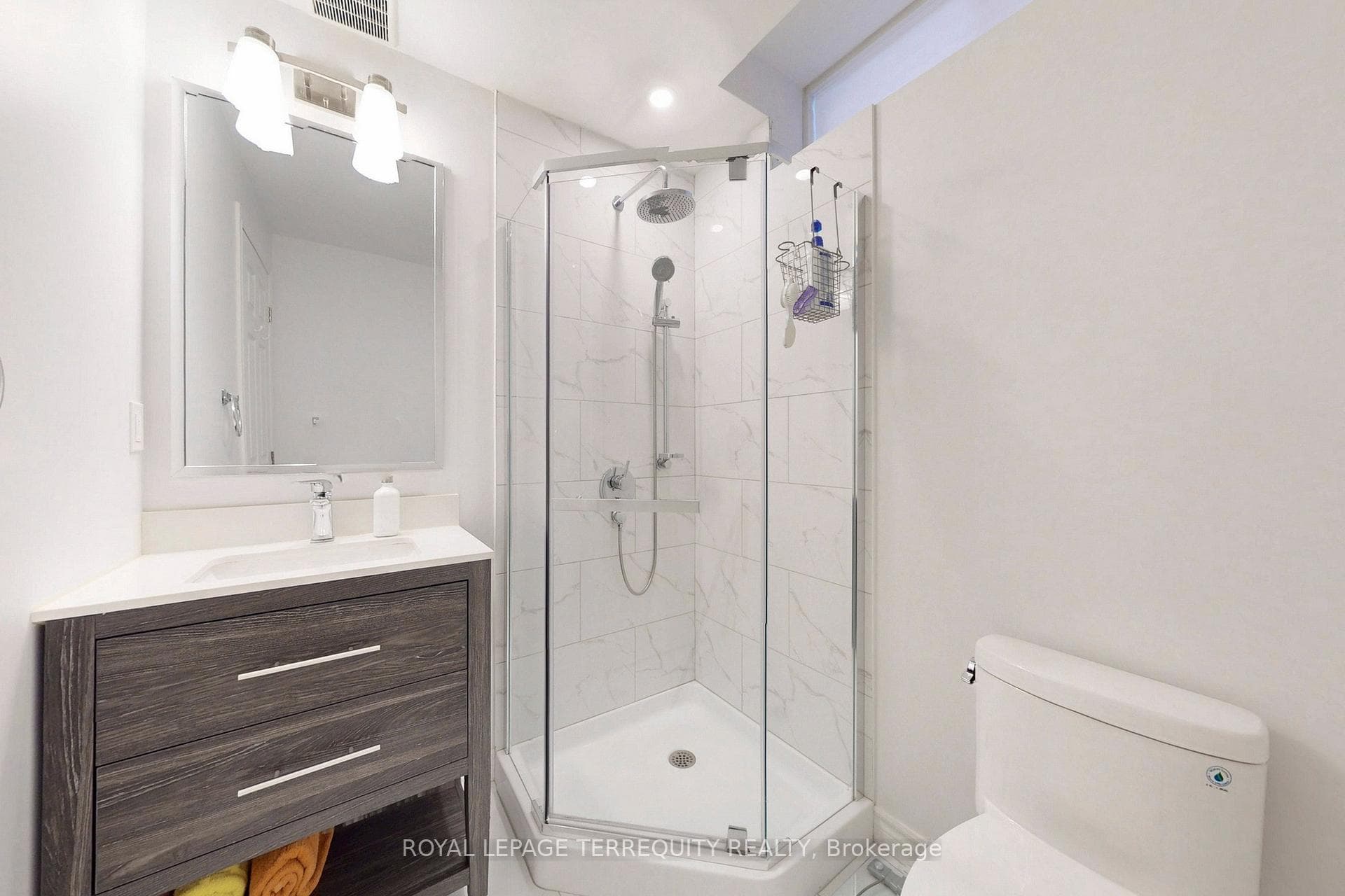 51 Donzi Lane photo 26