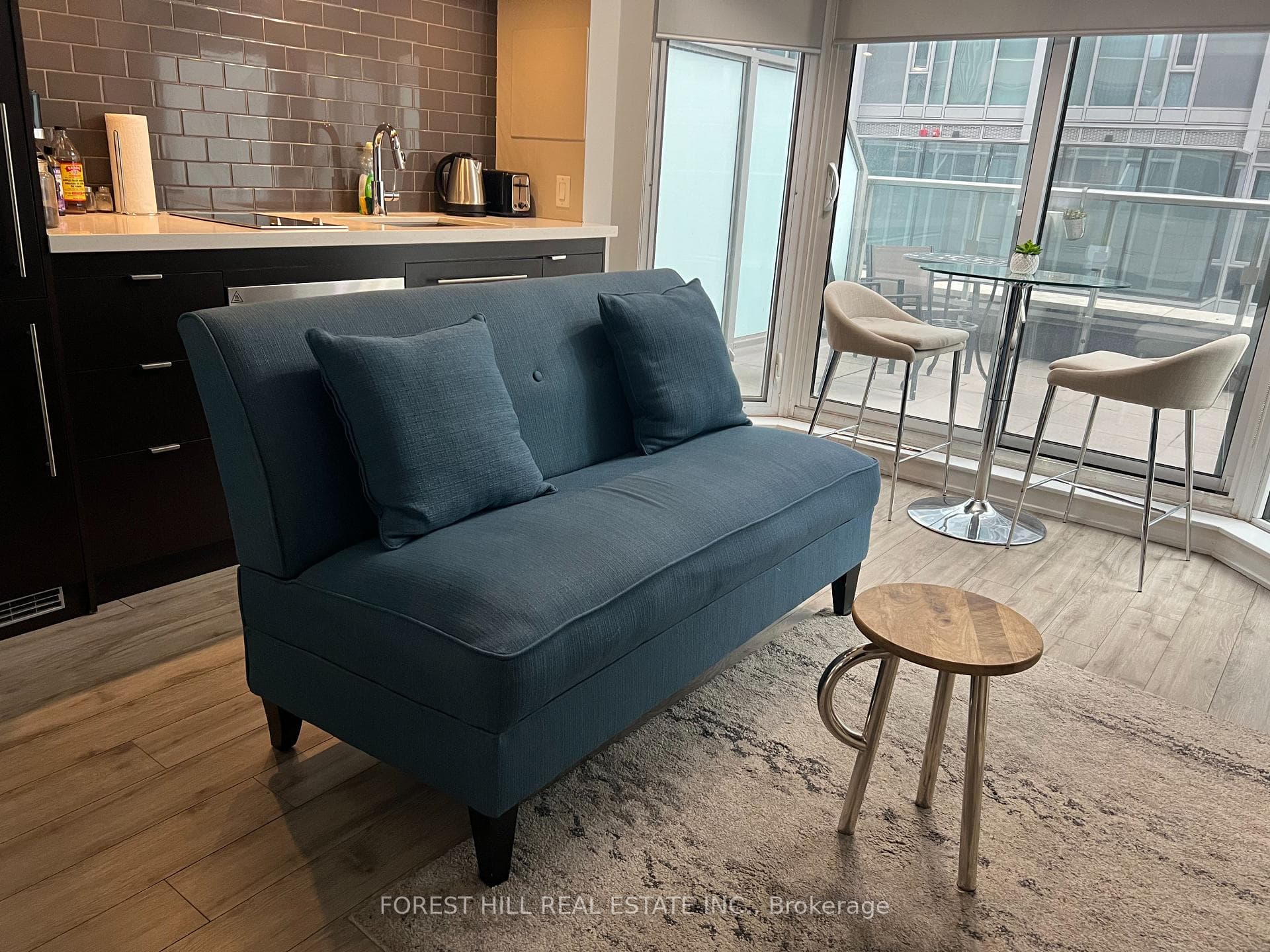 155 Yorkville Avenue Unit 412 photo 6