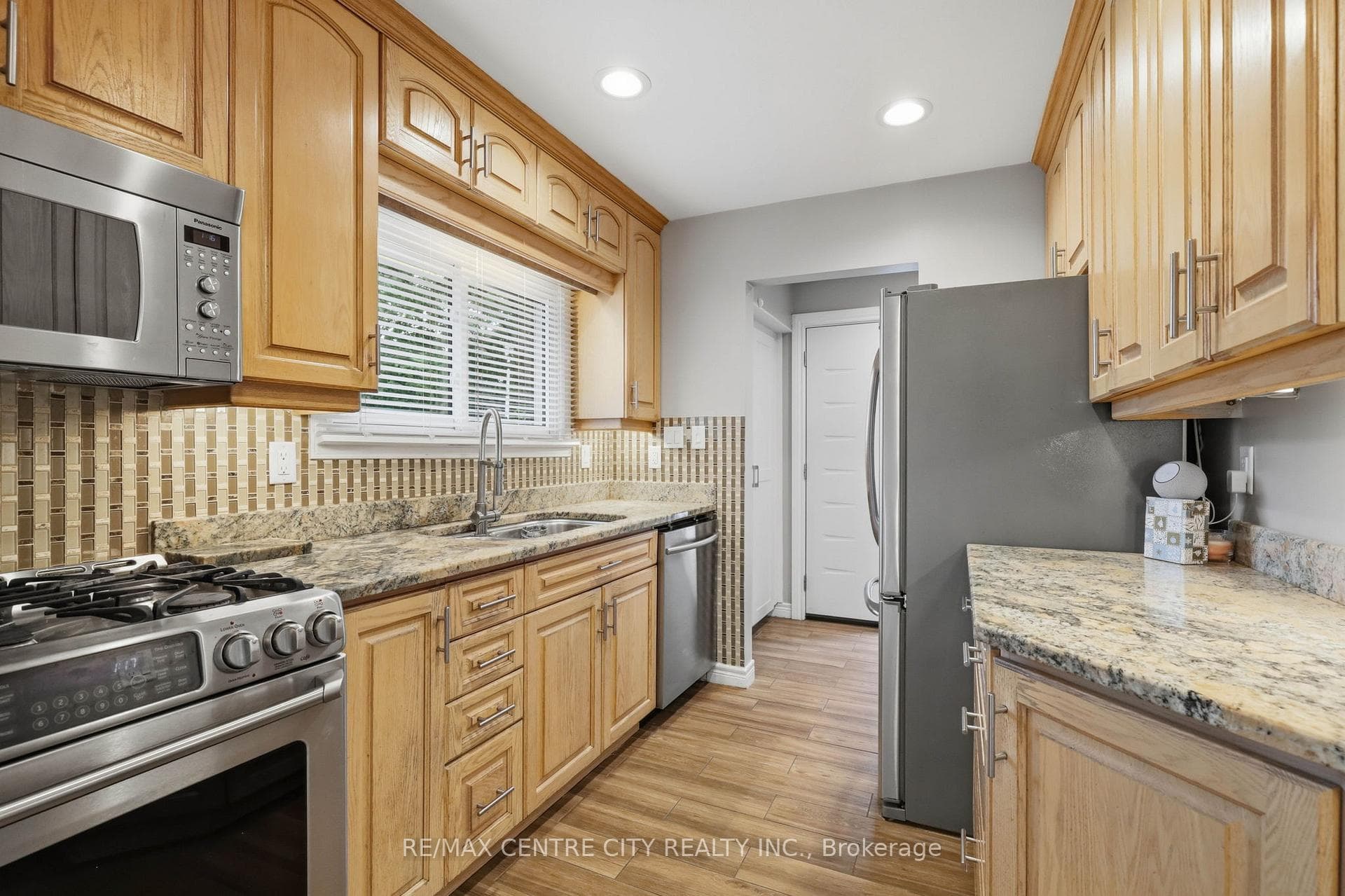 419 Ferndale Avenue photo 16