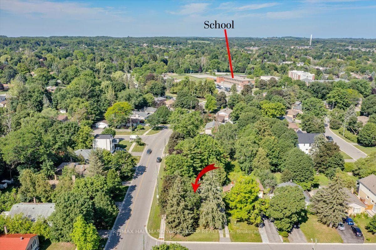 2 Corbett Crescent photo 34