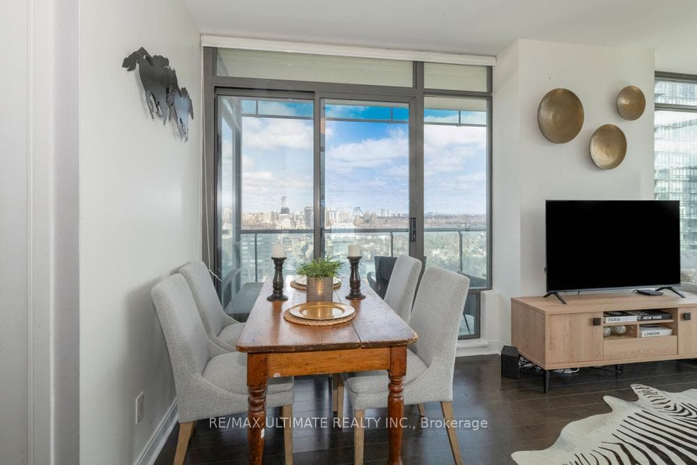 18 Yorkville Avenue Unit 2607 photo 21