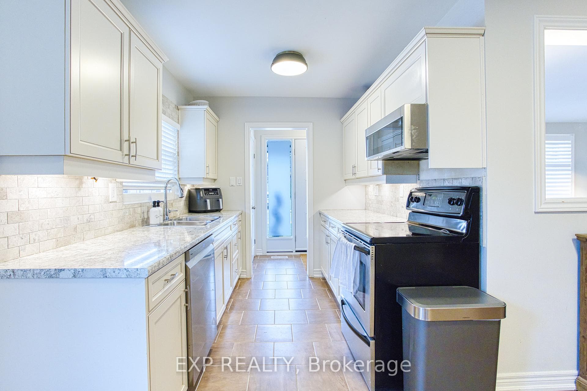 33 Elford Crescent photo 9