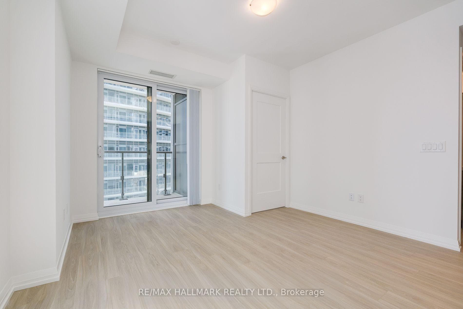 8 Widmer Street Unit 4005 photo 6