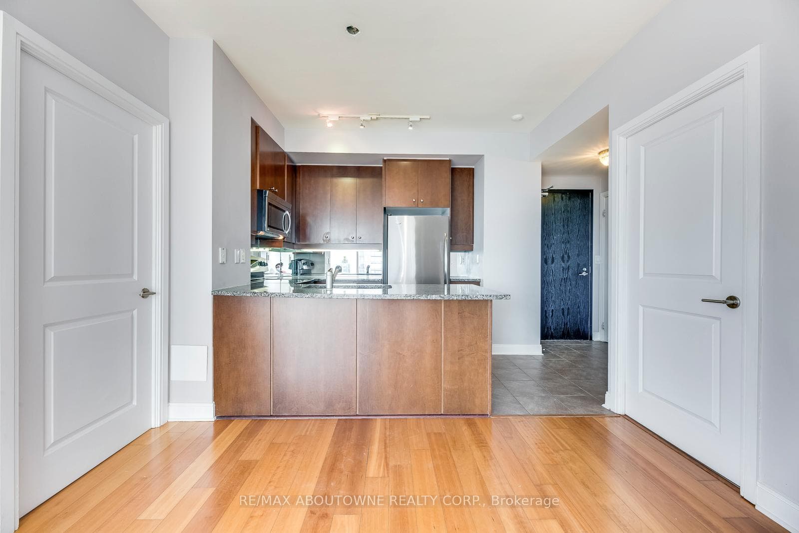 18 Yorkville Avenue Unit 3204 photo 11