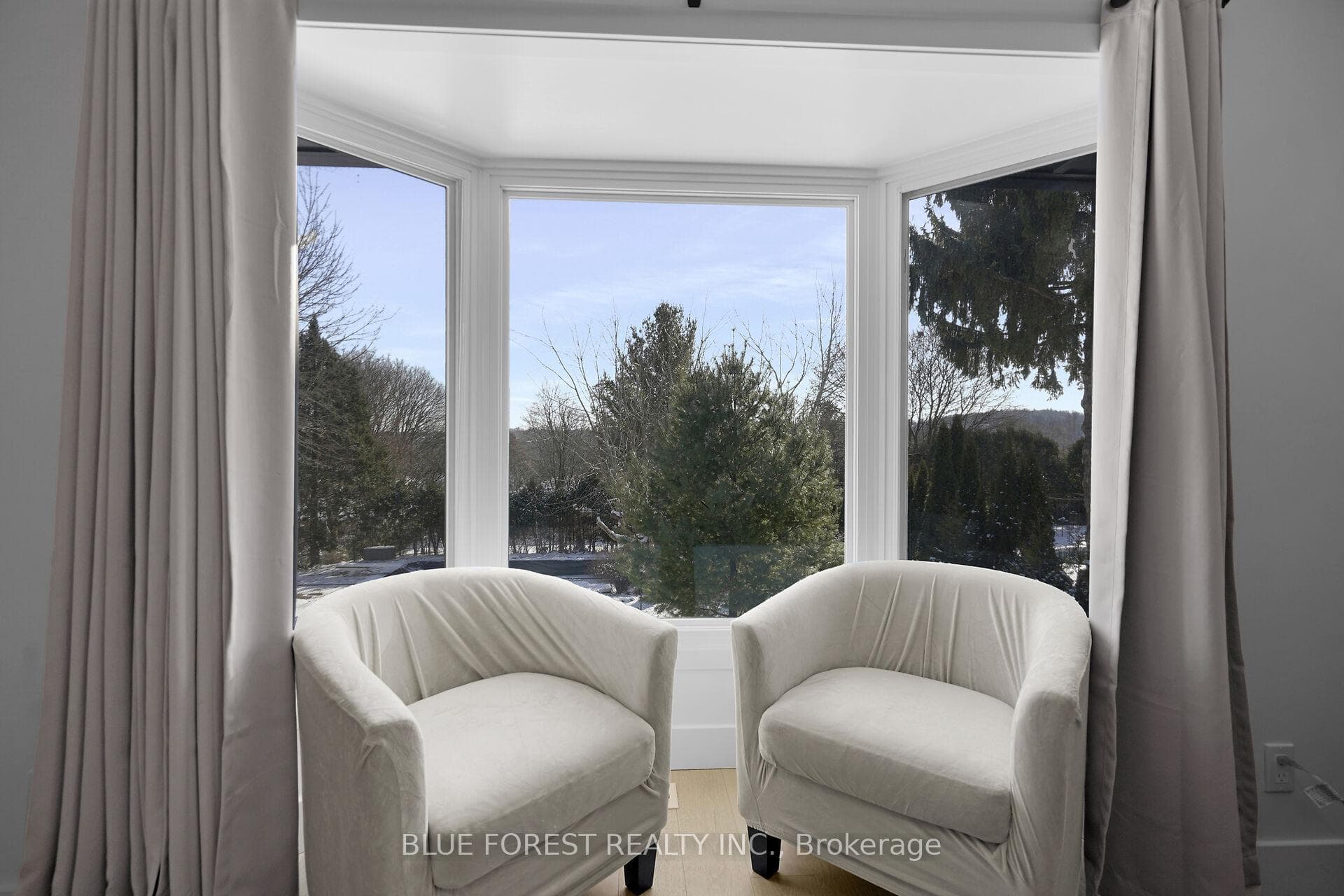 878 Riverside Drive photo 23