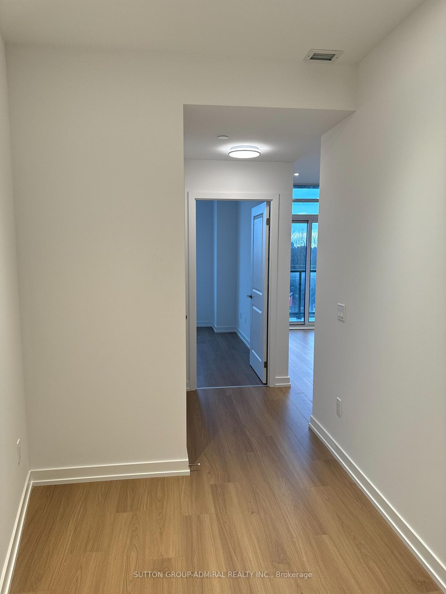 1010 Dundas Street Unit 514 photo 39