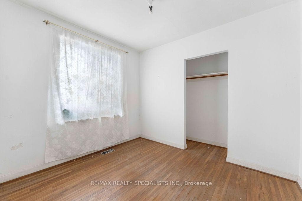 122 Cordella Avenue photo 12