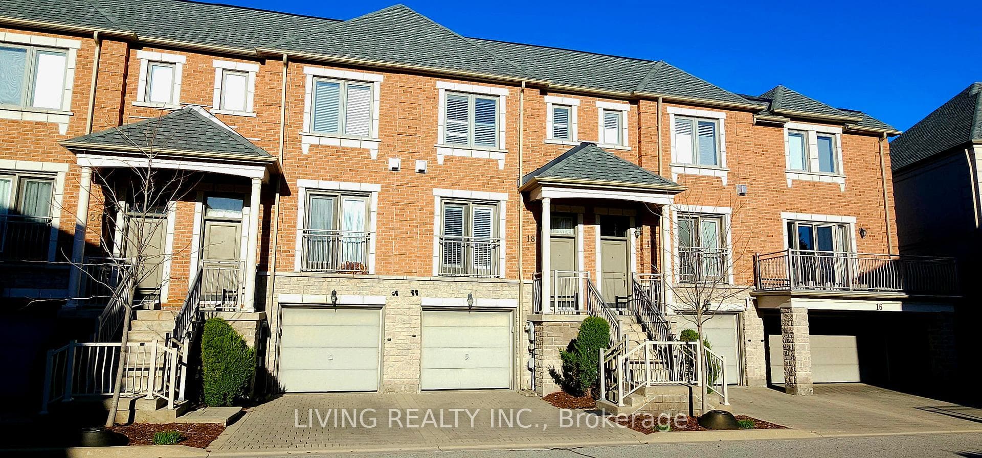 9133 Bayview Avenue Unit 18 photo 4
