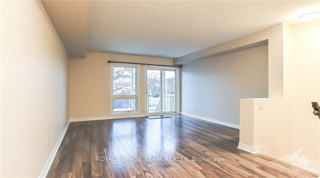 403 CHAPMAN MILLS Drive Unit A photo 7
