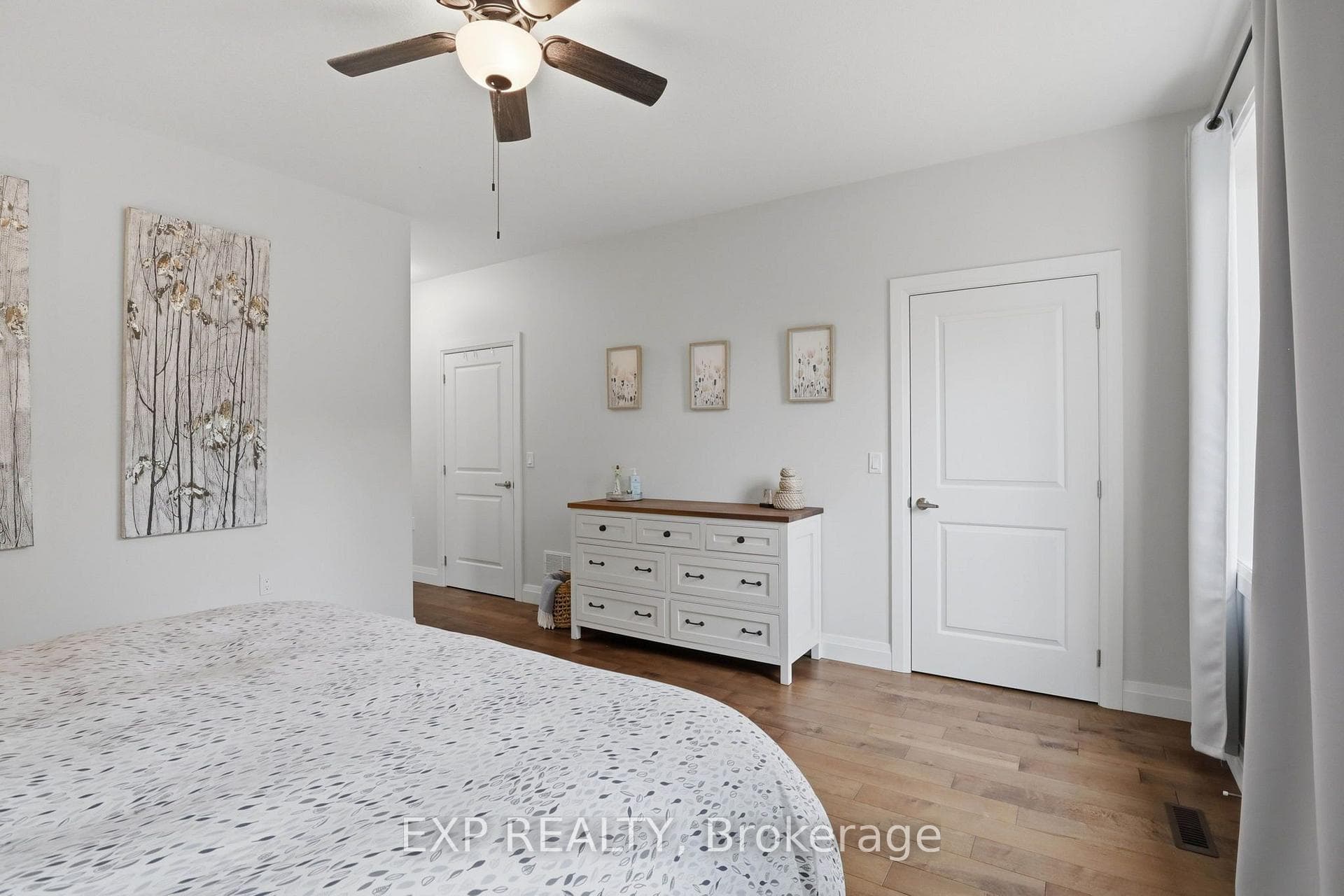 541 Bennett Crescent photo 18