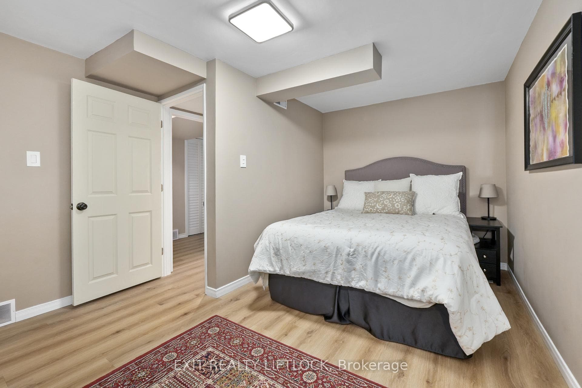 273 Maxwell Avenue photo 11