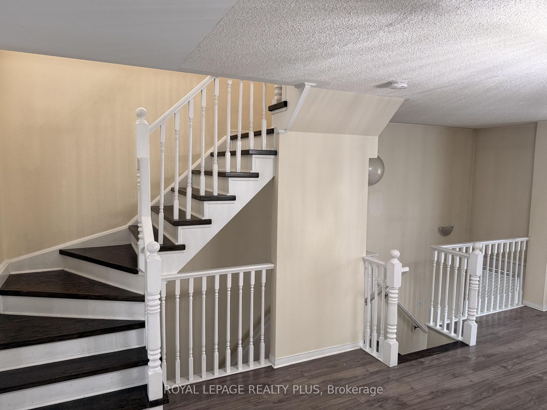 3050 Erin Centre Boulevard Unit 85 photo 4